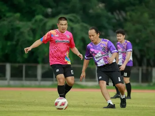 คณบดีคณะรัฐศาสตร์และสังคมศาสตร์เข้าร่วมกิจกรรมการแข่งขันฟุตบอลนัดพิเศษระหว่างทีม VIP จังหวัดพะเยาและทีมผู้บริหาร มหาวิทยาลัยพะเยา