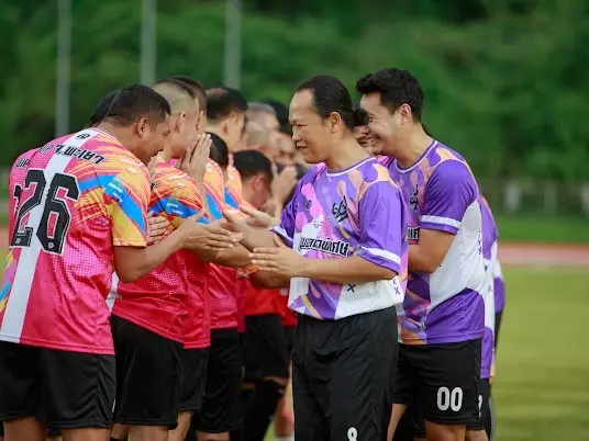 คณบดีคณะรัฐศาสตร์และสังคมศาสตร์เข้าร่วมกิจกรรมการแข่งขันฟุตบอลนัดพิเศษระหว่างทีม VIP จังหวัดพะเยาและทีมผู้บริหาร มหาวิทยาลัยพะเยา