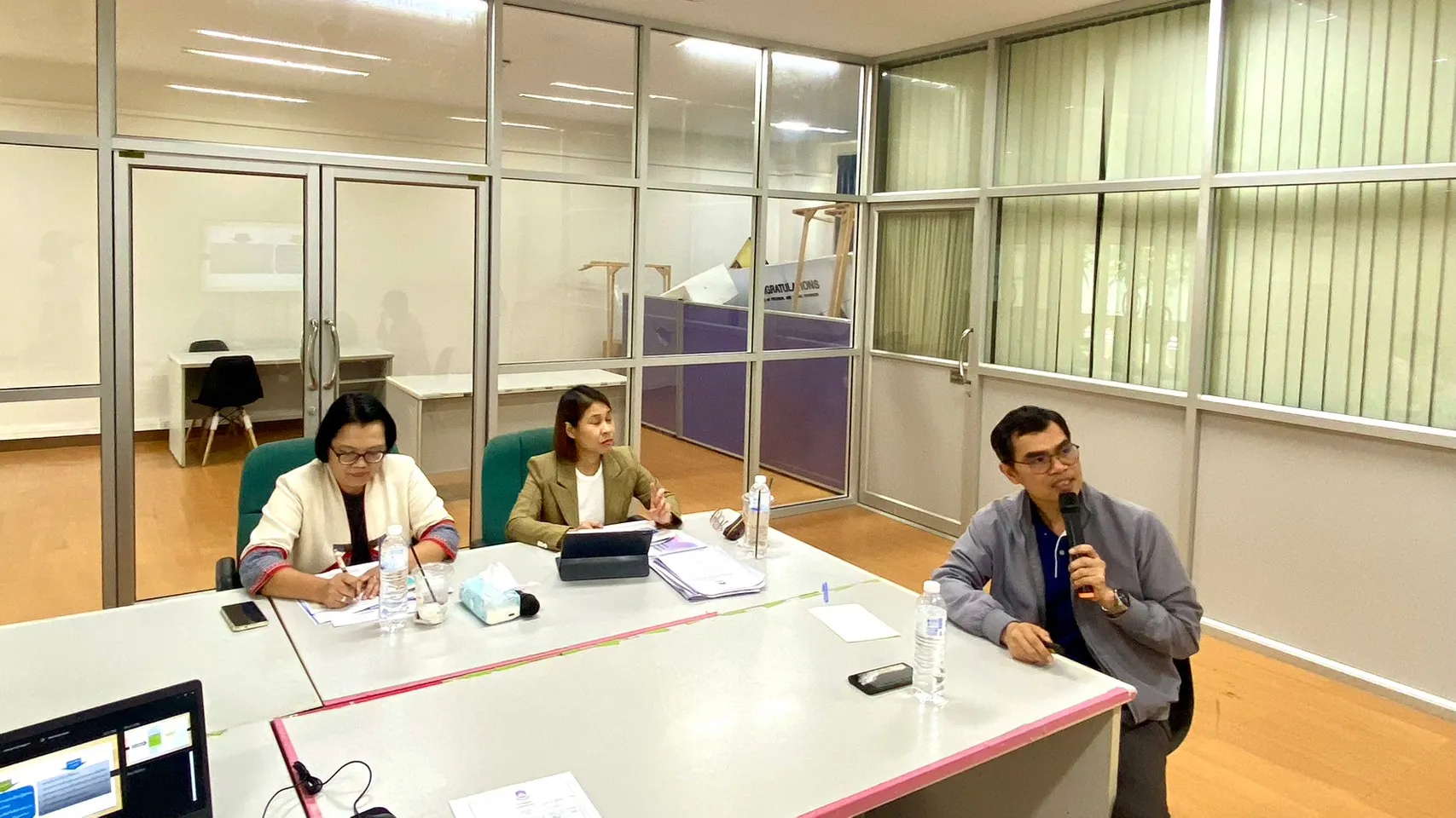 ฝ่ายนวัตกรรมบูรณาการเพื่อชุมชน คณะรัฐศาสตร์และสังคมศาสตร์ ดำเนินโครงการติดตามความก้าวหน้าโครงการวิจัย งบประมาณรายได้ ปี 2566