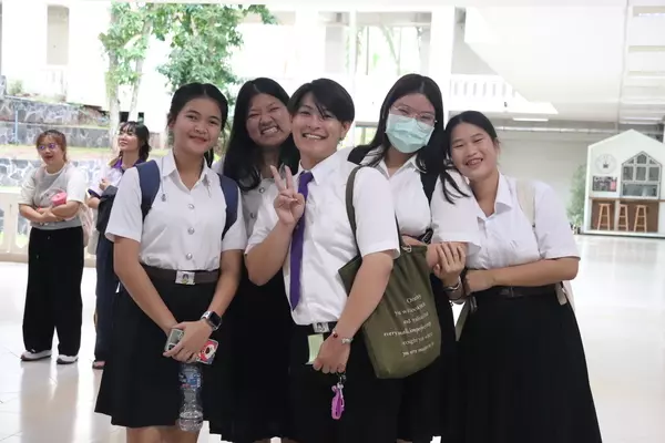 คณะรัฐศาสตร์และสังคมศาสตร์ ได้จัดโครงการต๊าช: Show & Share อัตลักษณ์รัฐ-พัฒน์ ร่วมกับโครงการพัฒนาศักยภาพผู้นำนิสิต กิจกรรมที่ 2 สุนทรียภาพและการเมือง