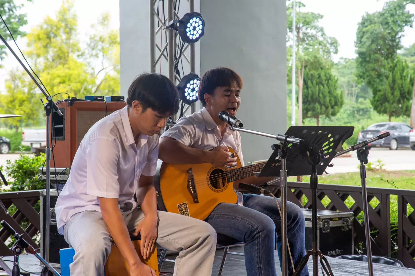 คณะรัฐศาสตร์และสังคมศาสตร์ ได้จัดโครงการต๊าช: Show & Share อัตลักษณ์รัฐ-พัฒน์ ร่วมกับโครงการพัฒนาศักยภาพผู้นำนิสิต กิจกรรมที่ 2 สุนทรียภาพและการเมือง