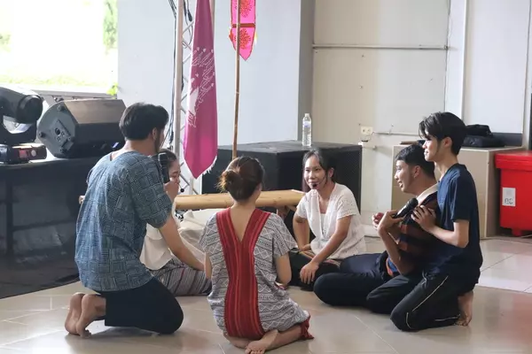 คณะรัฐศาสตร์และสังคมศาสตร์ ได้จัดโครงการต๊าช: Show & Share อัตลักษณ์รัฐ-พัฒน์ ร่วมกับโครงการพัฒนาศักยภาพผู้นำนิสิต กิจกรรมที่ 2 สุนทรียภาพและการเมือง