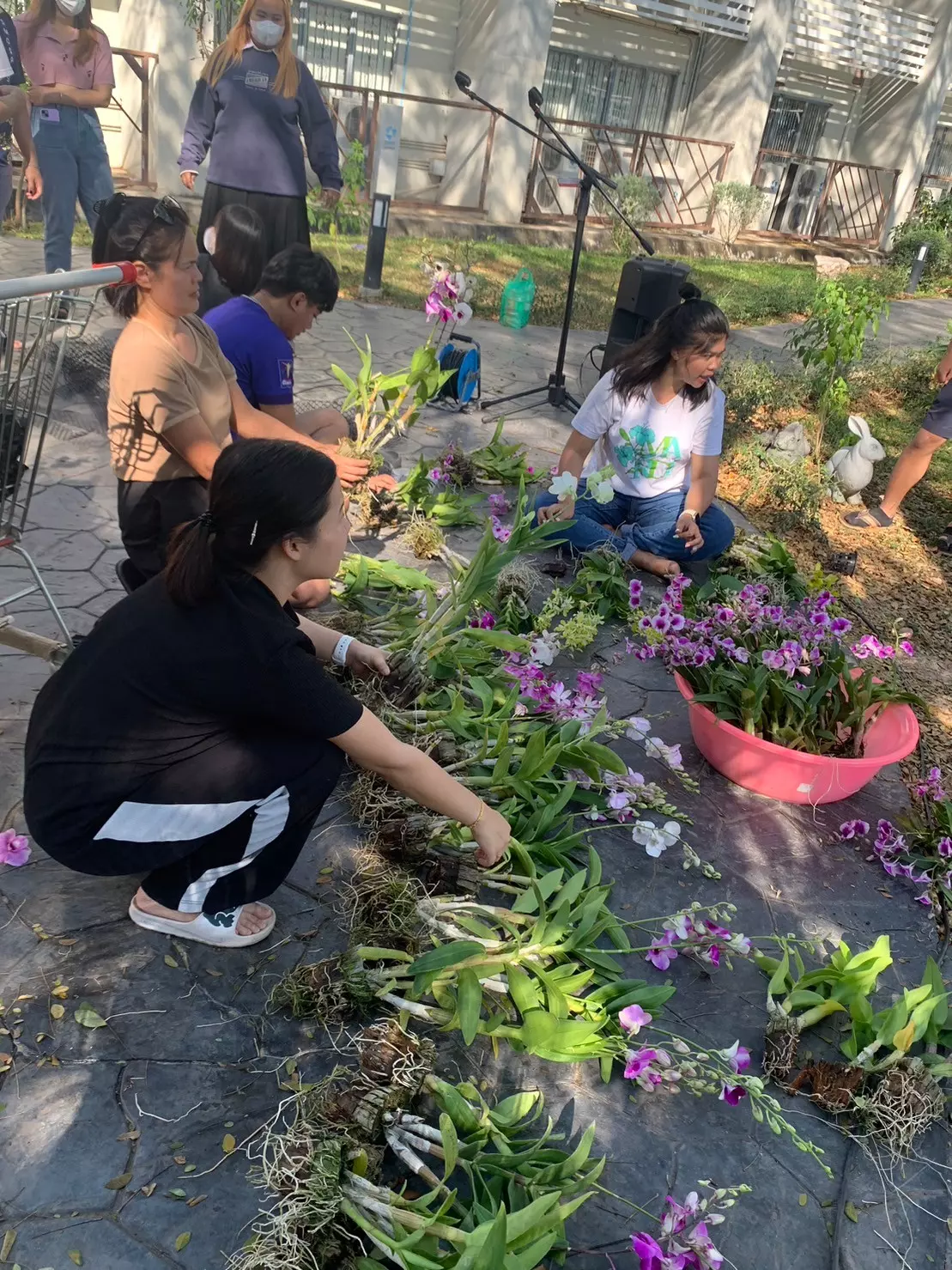 คณะรัฐศาสตร์และสังคมศาสตร์จัดกิจกรรมพัฒนาและปรับปรุงสวนของคณะฯ และโครงการเปิดสวน “ใต้ร่มรัฐพัฒน์”