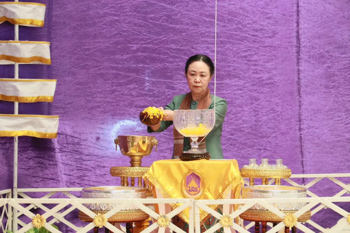 คณะรัฐศาสตร์และสังคมศาสตร์ ร่วมมือกับ คณะศิลปศาสตร์ และวิทยาลัยการศึกษา จัดพิธีสักการะพระบรมสารีริกธาตุ พิธีตักน้ำและเจริญพระพุทธมนต์น้ำสรงพระธาตุจอมทอง ประจำปี 2567