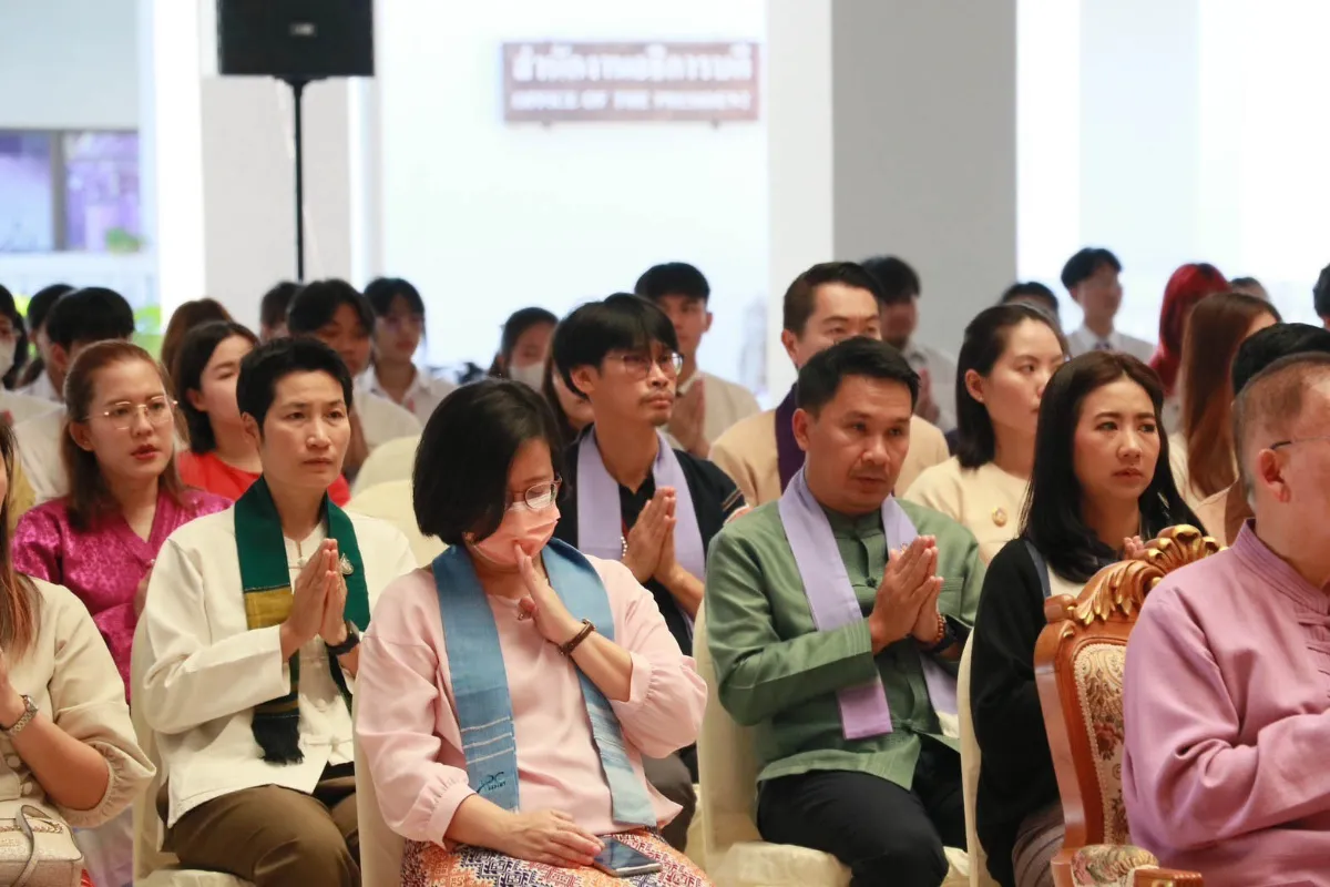 คณะรัฐศาสตร์และสังคมศาสตร์ ร่วมมือกับ คณะศิลปศาสตร์ และวิทยาลัยการศึกษา จัดพิธีสักการะพระบรมสารีริกธาตุ พิธีตักน้ำและเจริญพระพุทธมนต์น้ำสรงพระธาตุจอมทอง ประจำปี 2567