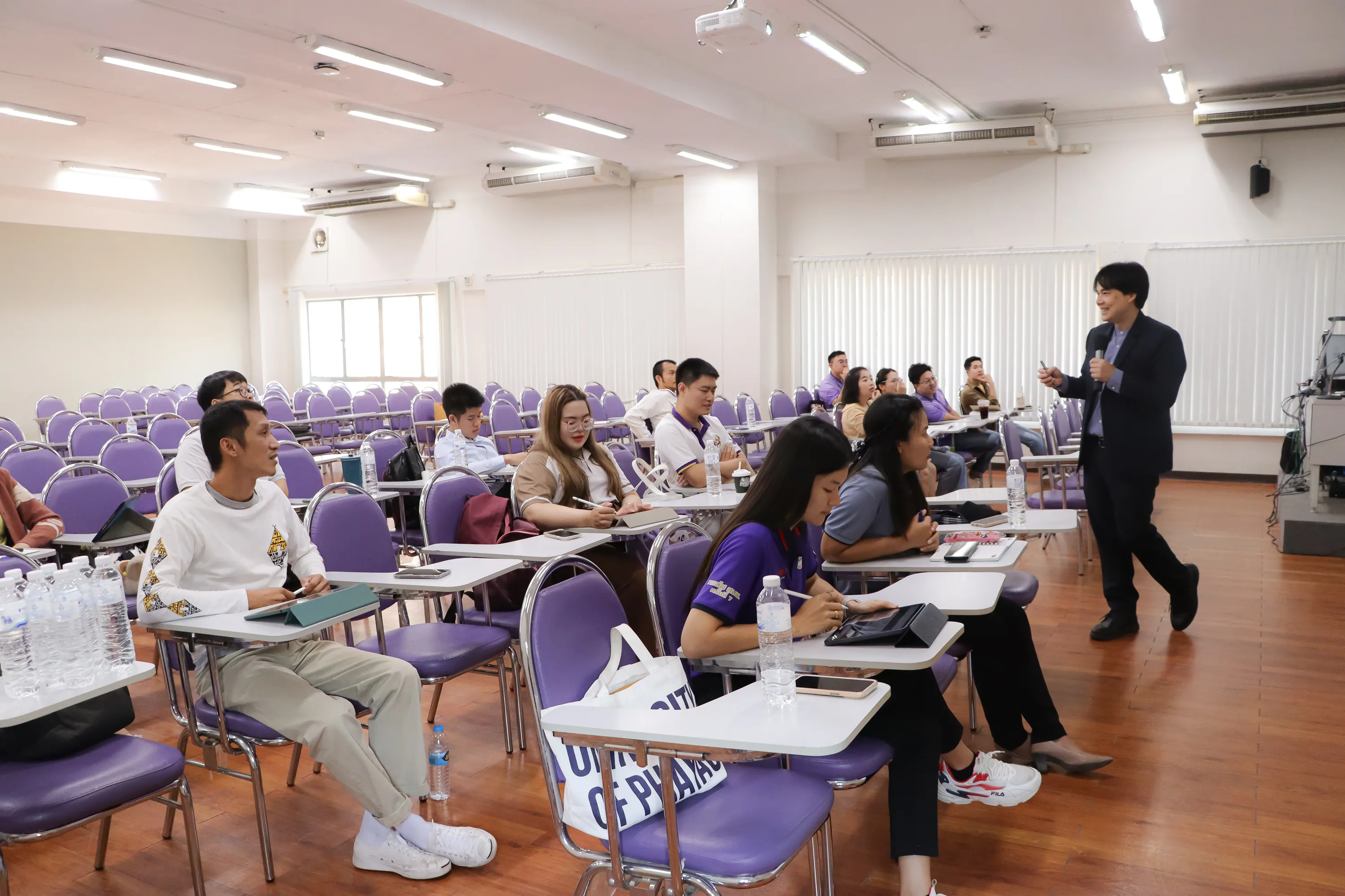 คณะรัฐศาสตร์และสังคมศาสตร์ จัดโครงการพัฒนาทักษะการเรียนรู้ด้านวิชาการของนิสิตระดับบัณฑิตศึกษา