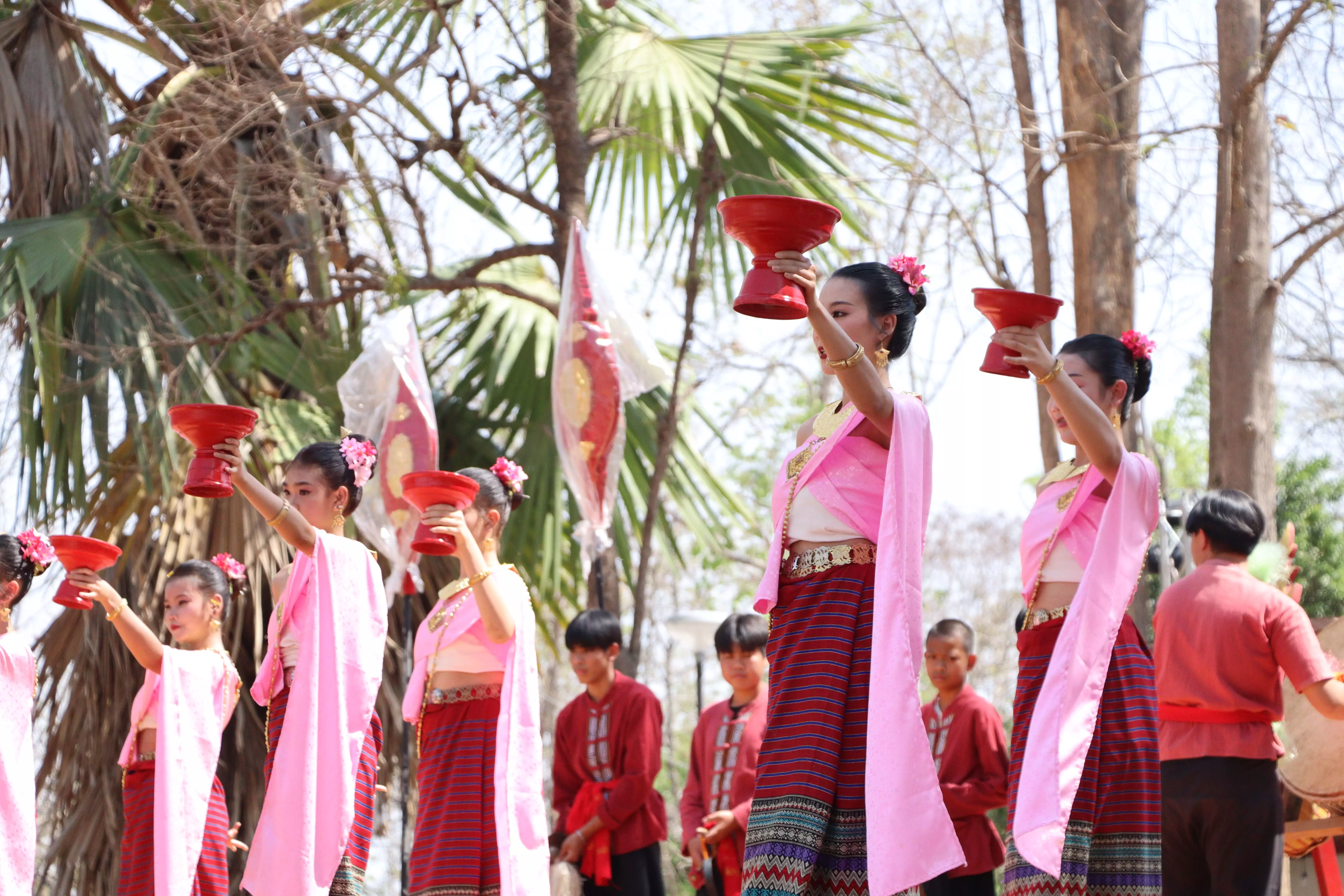 เสวนาวิชาการในหัวข้อ “สืบฮีตโตยฮอย น้อมปูจาพระธาตุเจ้าจอมทอง” ภายใต้โครงการแห่ผ้าห่มพระธาตุจอมทอง จังหวัดพะเยา ประจำปี 2567