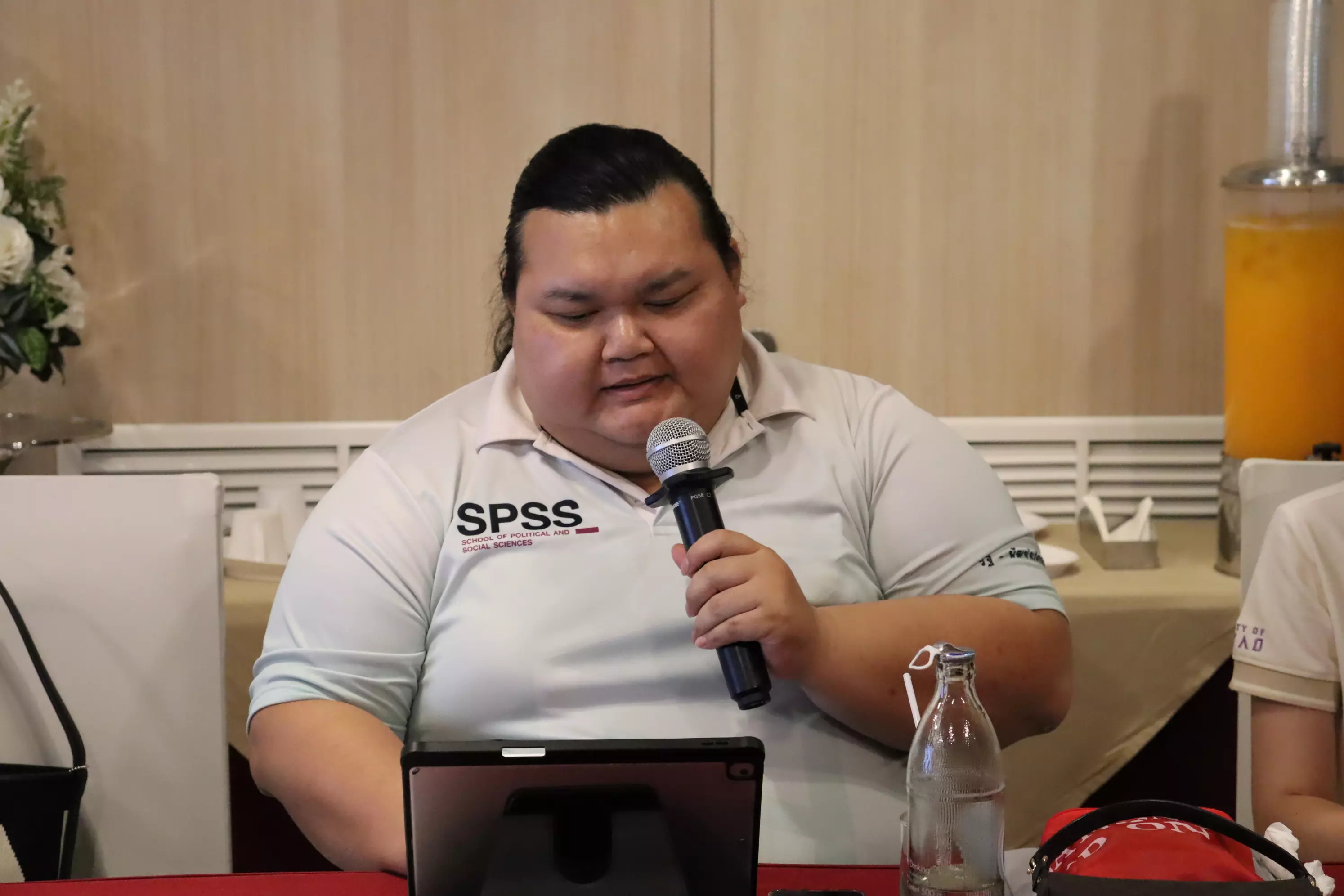 คณะรัฐศาสตร์และสังคมศาสตร์ นำทัพบุคลากรสายสนับสนุนจัดโครงการกำหนดค่านิยมวัฒนธรรมการทำงาน จัดทำแผนการพัฒนาบุคลากร การเขียนวิจัยสถาบัน R2R และการจัดทำคู่มือปฏิบัติงาน ณ จังหวัดจันทบุรี