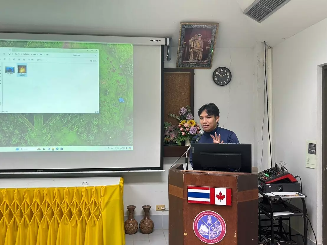 คณะรัฐศาสตร์และสังคมศาสตร์ นำทัพบุคลากรสายสนับสนุนจัดโครงการกำหนดค่านิยมวัฒนธรรมการทำงาน จัดทำแผนการพัฒนาบุคลากร การเขียนวิจัยสถาบัน R2R และการจัดทำคู่มือปฏิบัติงาน ณ จังหวัดจันทบุรี