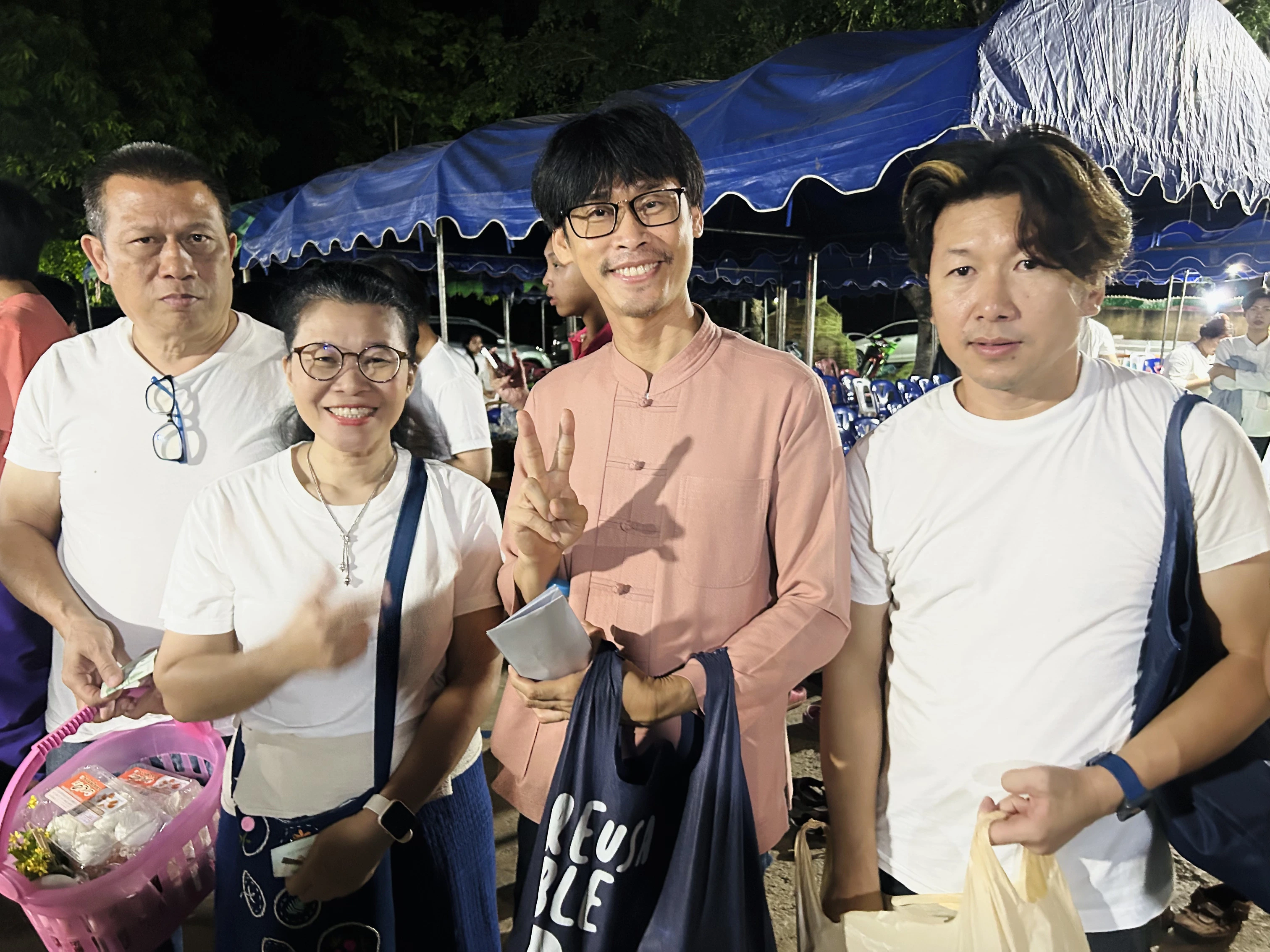 ร้อยรวมใจเป็นหนึ่ง คณะรัฐศาสตร์และสังคมศาสตร์ เข้าร่วมกิจกรรมประเพณีตักบาตรเป็งปุ๊ด ประจำปี พ.ศ. 2567 (ตักบาตรพระอุปคุตเที่ยงคืน)