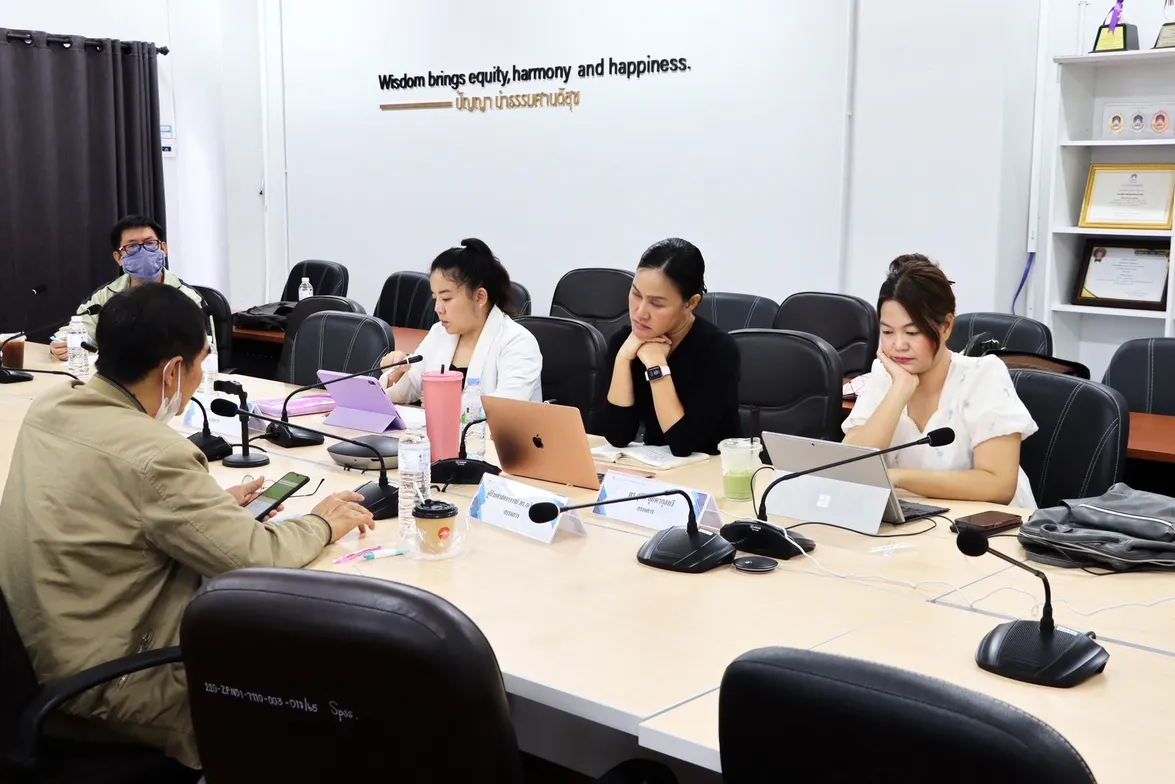 คณะรัฐศาสตร์และสังคมศาสตร์ จัดกิจกรรมแลกเปลี่ยนเรียนรู้ผลการดำเนินงานการประกันคุณภาพการศึกษาภายใน ระดับหลักสูตร ประจำปีการศึกษา 2566