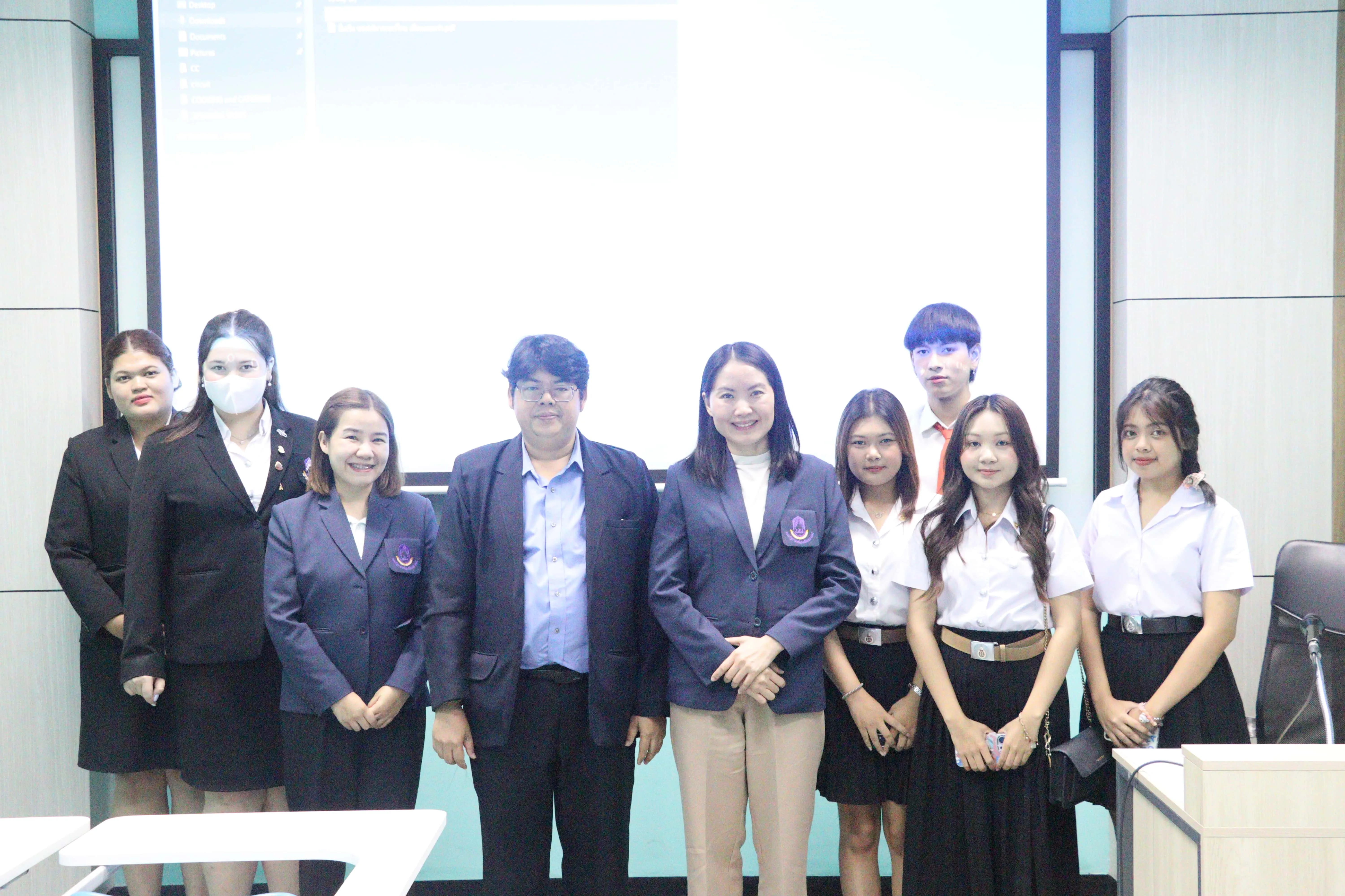 คณะรัฐศาสตร์และสังคมศาสตร์ เข้าร่วมการประชุมวิชาการเครือข่ายการศึกษา วิจัย และความสัมพันธ์ทางวิชาการด้านรัฐศาสตร์และรัฐประศาสนศาสตร์ ครั้งที่ 8