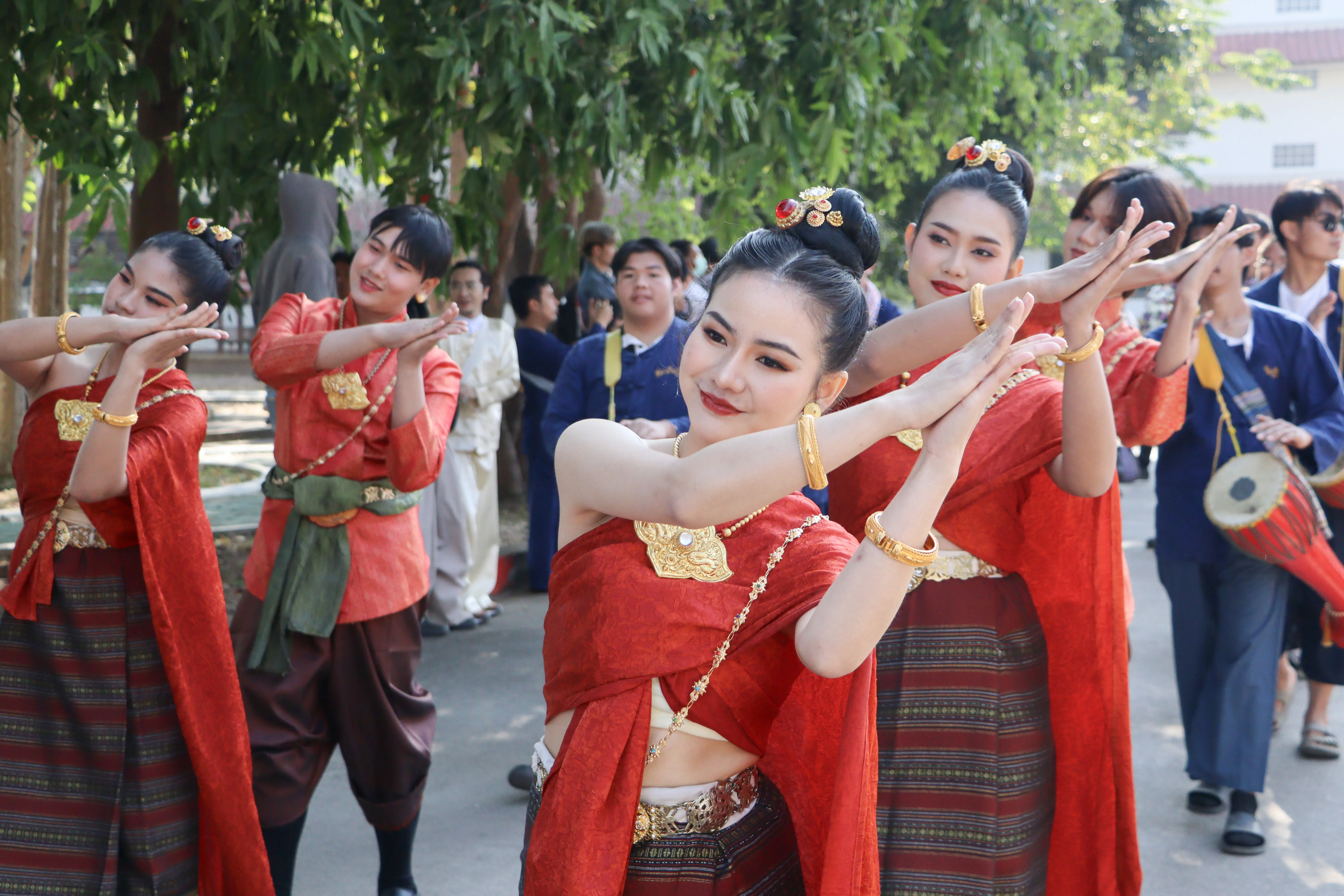 คณะรัฐศาสตร์และสังคมศาสตร์ร่วมกิจกรรม "ล่องเรือ" ตานข้าวทิพย์พระเจ้าตนหลวง ณ วัดศรีโคมคำ จังหวัดพะเยา ประจำปี 2568