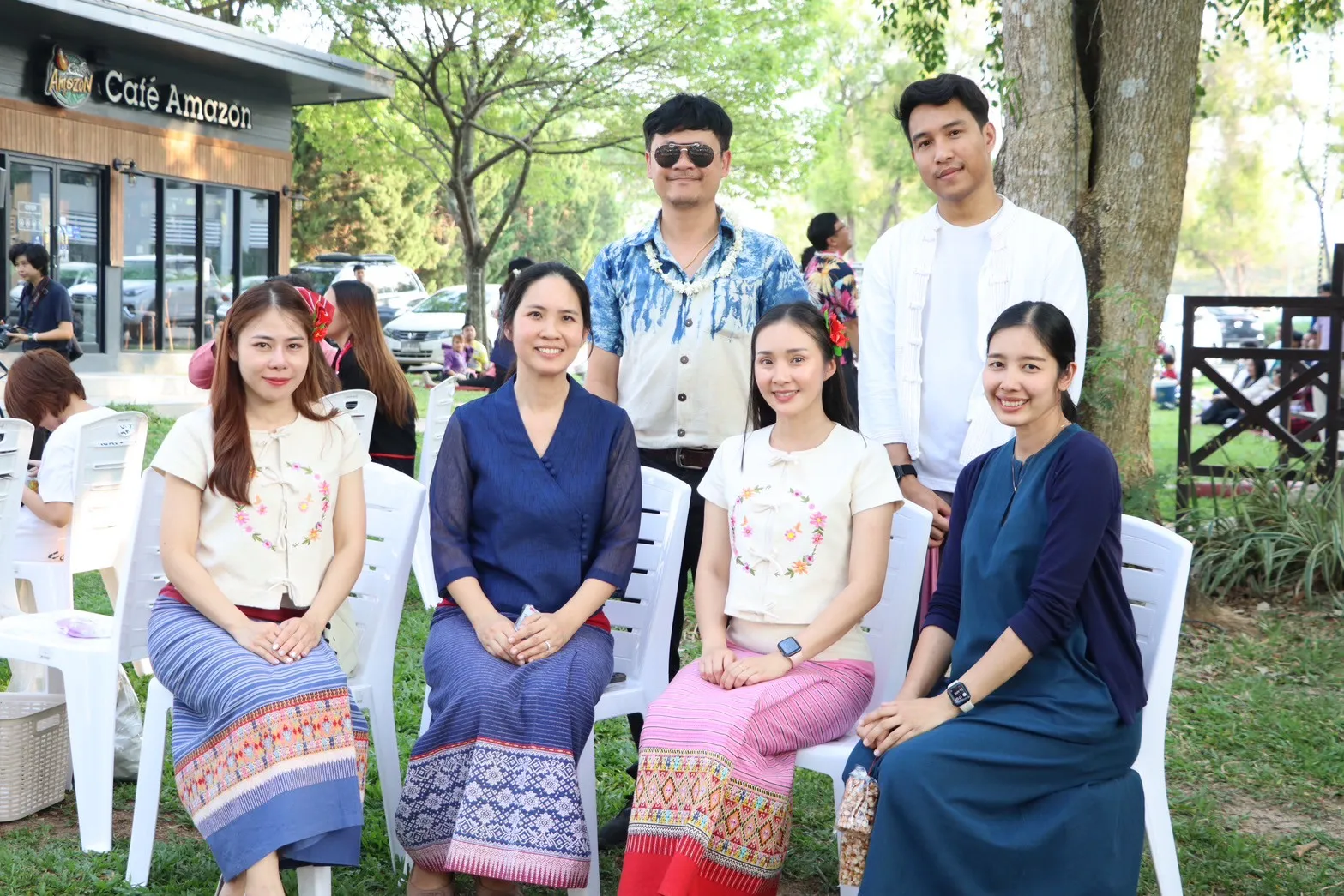 คณะรัฐศาสตร์และสังคมศาสตร์ นำเครื่องสักการะ พานข้าวตอก ดอกไม้ ธูปเทียน น้ำอบน้ำหอม สระเกล้าดำหัวอธิการบดีและผู้อาวุโส มหาวิทยาลัยพะเยา ประจำปี 2568