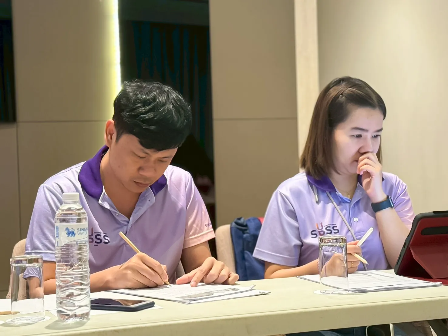 คณะรัฐศาสตร์แลคณะรัฐศาสตร์และสังคมศาสตร์ จัดอบรมและศึกษาดูงาน เสริมศักยภาพบุคลากรสายสนับสนุนสู่ความเป็นมืออาชีพ