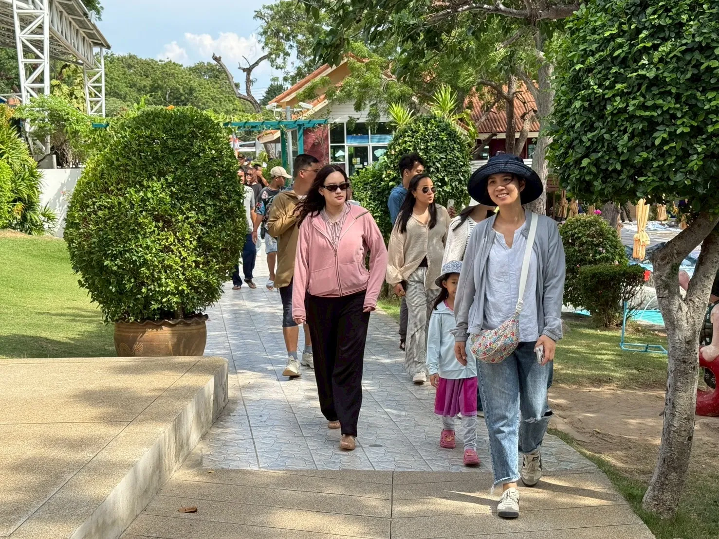 คณะรัฐศาสตร์แลคณะรัฐศาสตร์และสังคมศาสตร์ จัดอบรมและศึกษาดูงาน เสริมศักยภาพบุคลากรสายสนับสนุนสู่ความเป็นมืออาชีพ