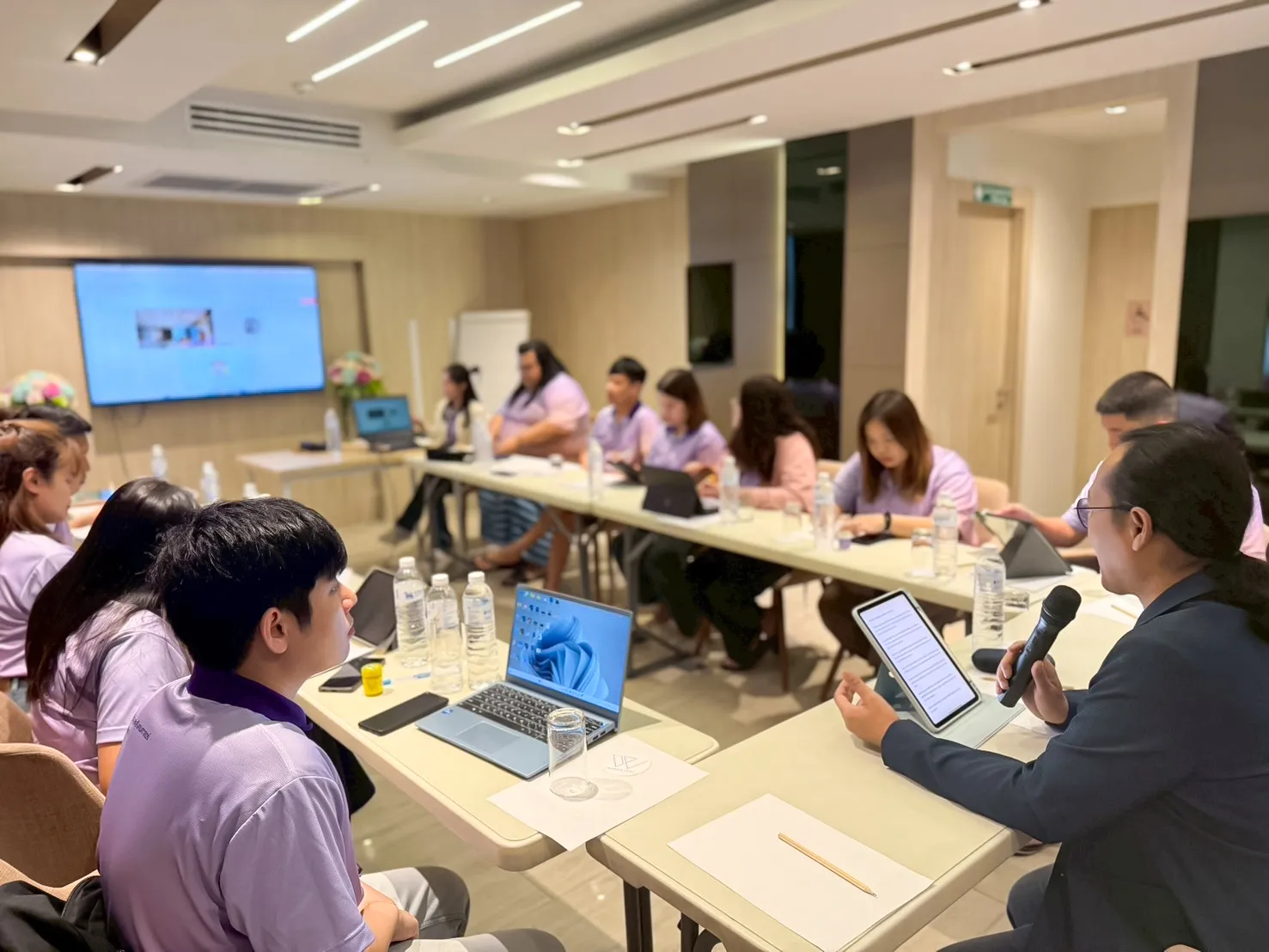 คณะรัฐศาสตร์แลคณะรัฐศาสตร์และสังคมศาสตร์ จัดอบรมและศึกษาดูงาน เสริมศักยภาพบุคลากรสายสนับสนุนสู่ความเป็นมืออาชีพ