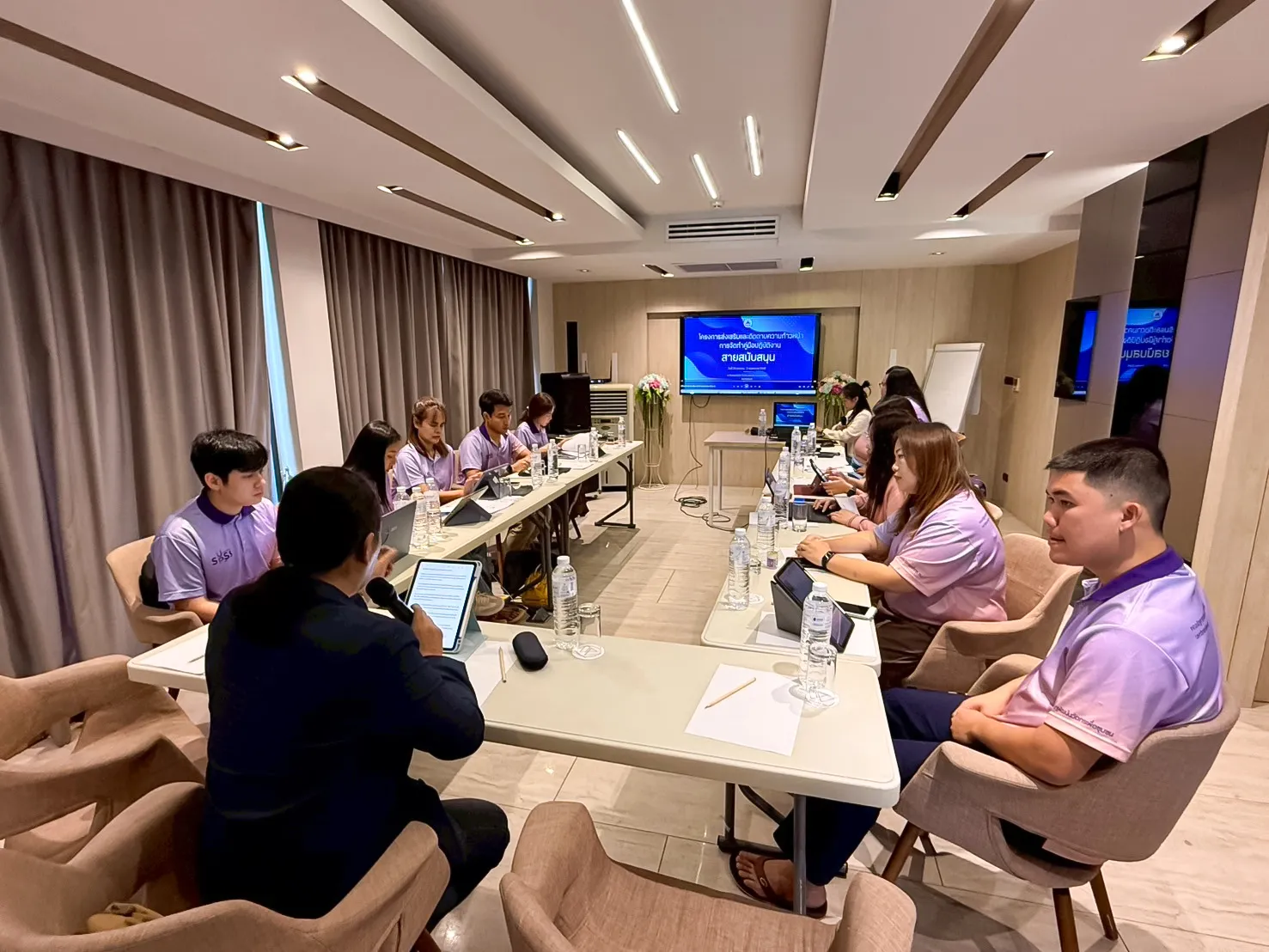 คณะรัฐศาสตร์แลคณะรัฐศาสตร์และสังคมศาสตร์ จัดอบรมและศึกษาดูงาน เสริมศักยภาพบุคลากรสายสนับสนุนสู่ความเป็นมืออาชีพ