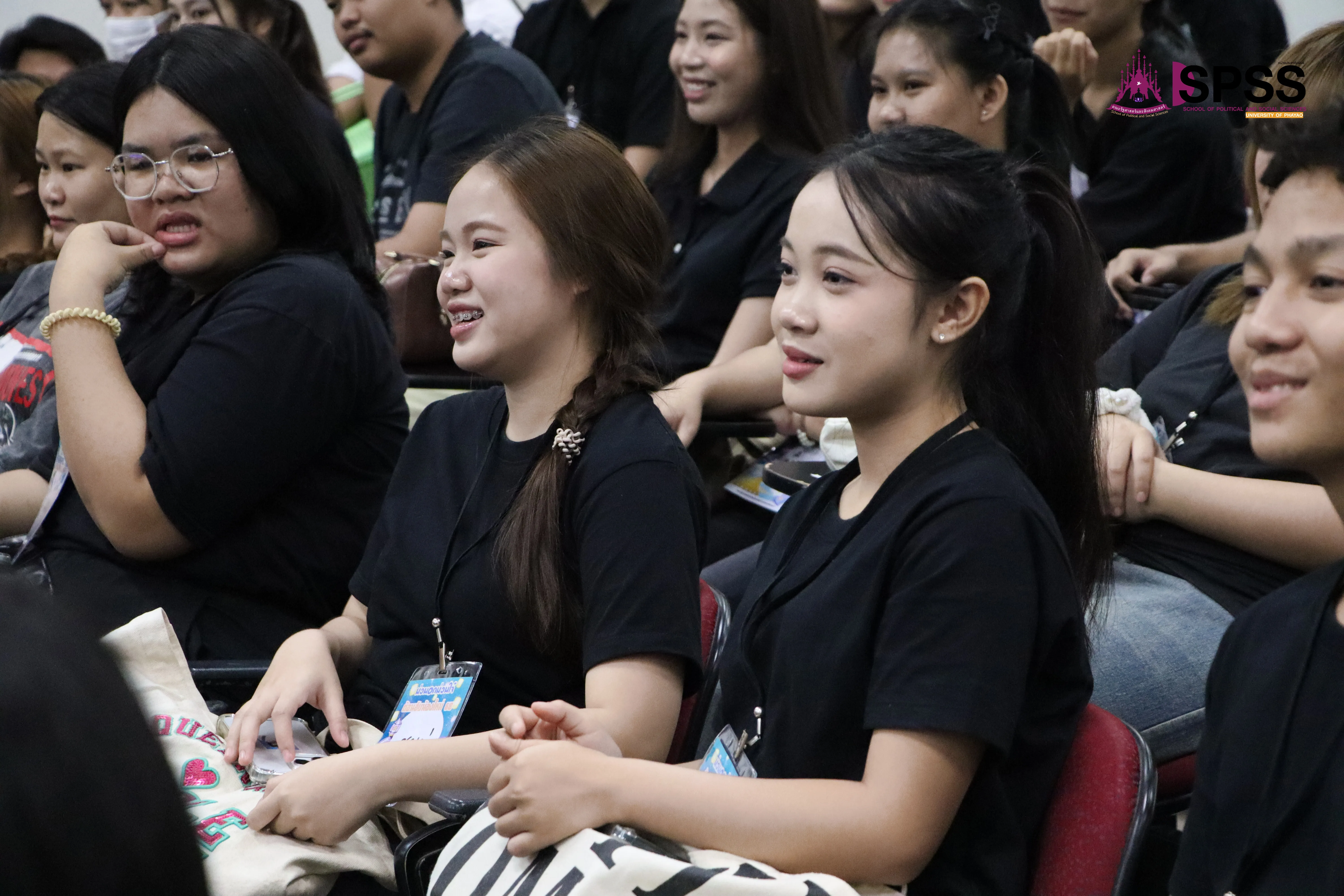 “ก้าวแรกที่ยิ่งใหญ่! รัฐศาสตร์และสังคมศาสตร์ ม.พะเยา เปิดประตูสู่วิชาการและมิตรภาพ ต้อนรับนิสิตใหม่ 2568 อย่างอบอุ่น”