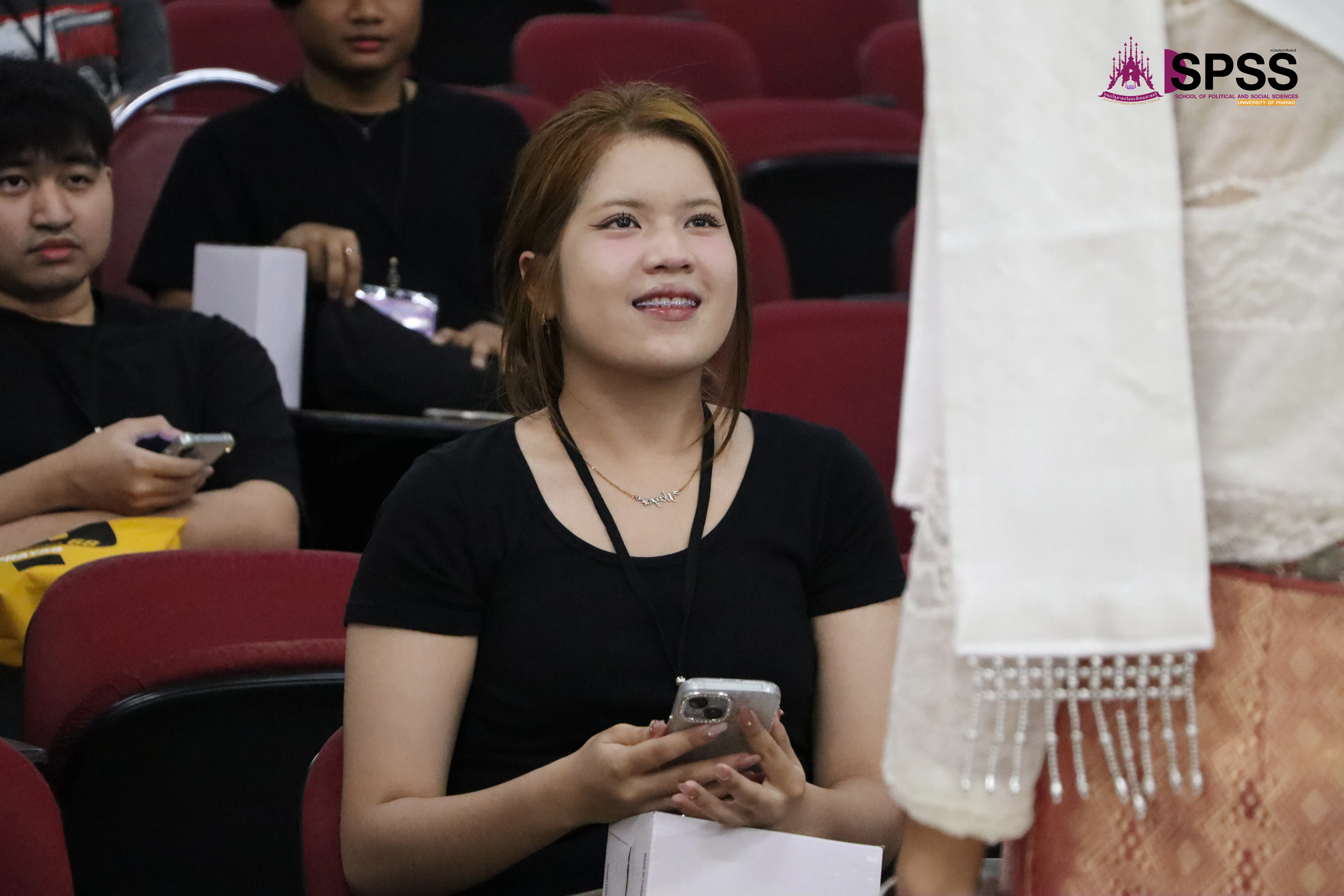 “ก้าวแรกที่ยิ่งใหญ่! รัฐศาสตร์และสังคมศาสตร์ ม.พะเยา เปิดประตูสู่วิชาการและมิตรภาพ ต้อนรับนิสิตใหม่ 2568 อย่างอบอุ่น”