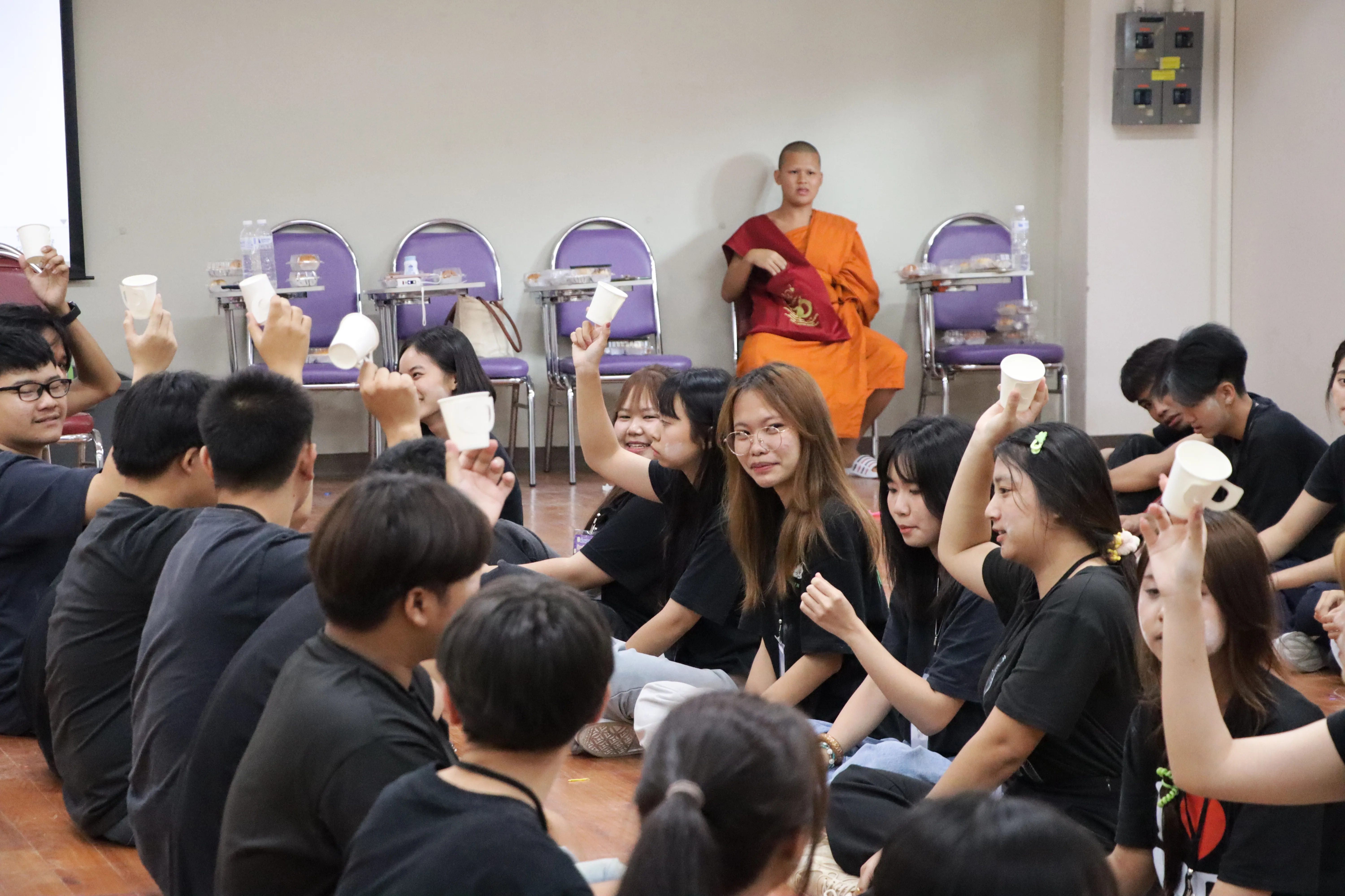 “ก้าวแรกที่ยิ่งใหญ่! รัฐศาสตร์และสังคมศาสตร์ ม.พะเยา เปิดประตูสู่วิชาการและมิตรภาพ ต้อนรับนิสิตใหม่ 2568 อย่างอบอุ่น”