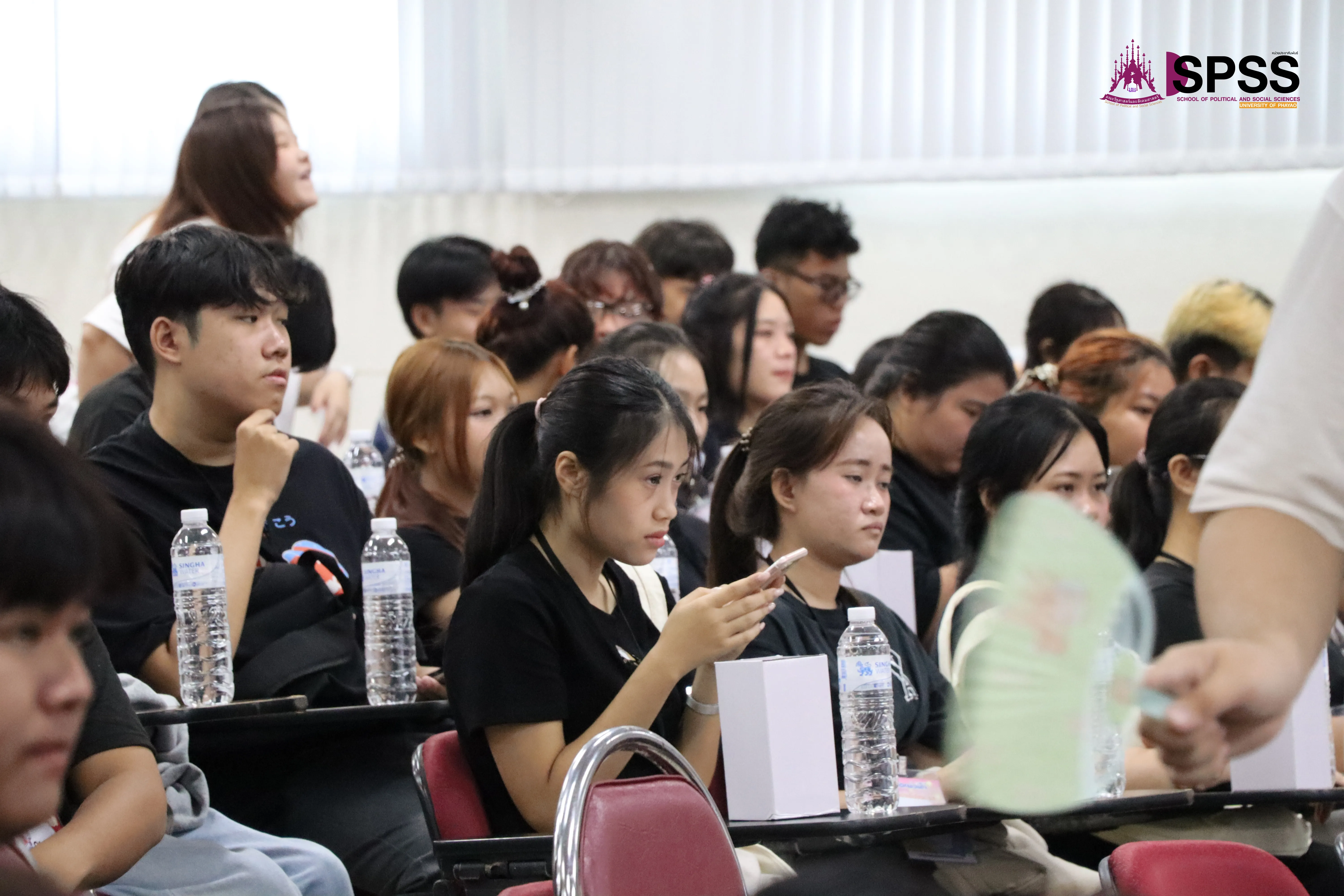 “ก้าวแรกที่ยิ่งใหญ่! รัฐศาสตร์และสังคมศาสตร์ ม.พะเยา เปิดประตูสู่วิชาการและมิตรภาพ ต้อนรับนิสิตใหม่ 2568 อย่างอบอุ่น”