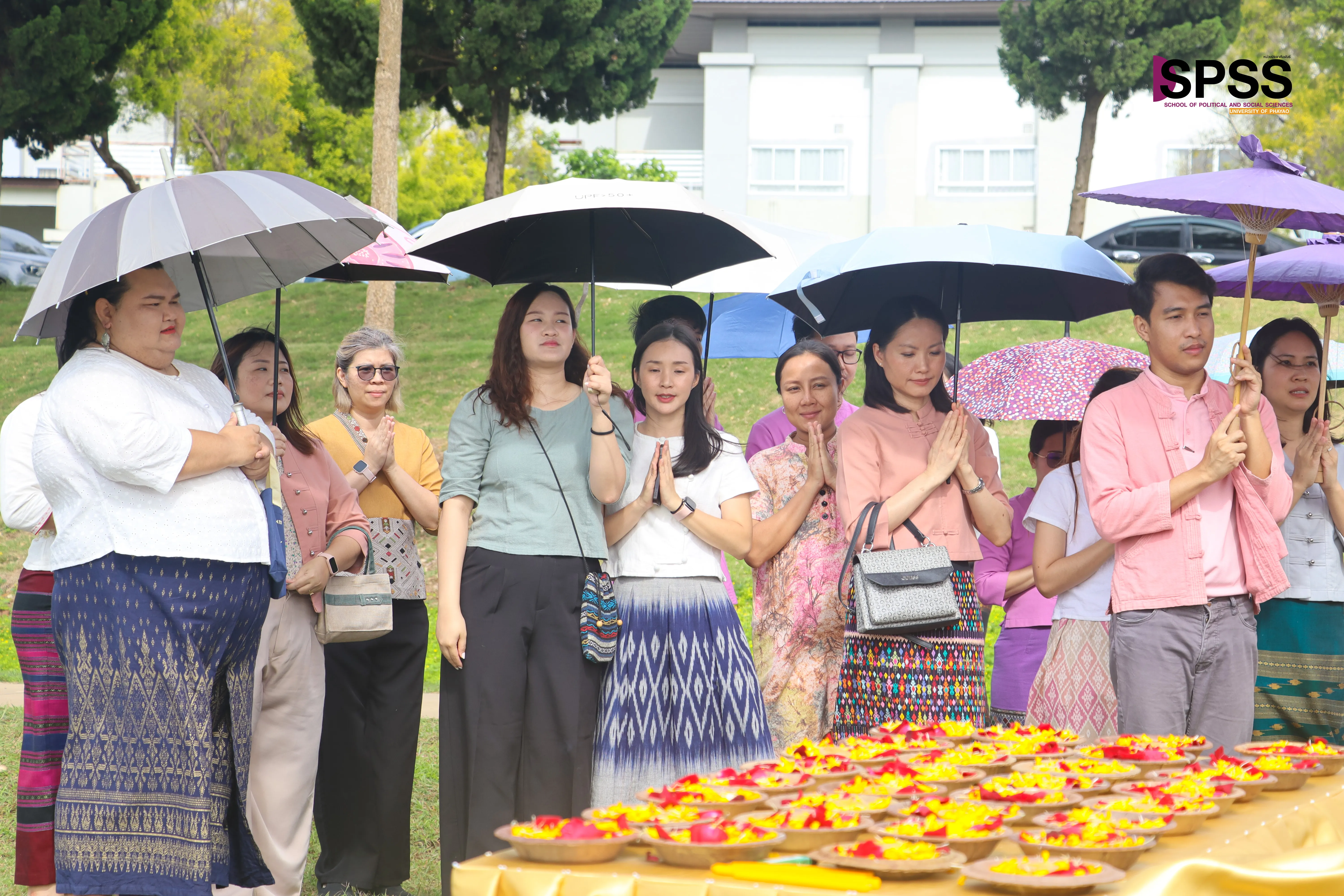 10 ปีแห่งศรัทธา จัดพิธีสักการะพระบรมสารีริกธาตุ พิธีตักน้ำและเจริญพระพุทธมนต์น้ำสรงพระธาตุจอมทอง