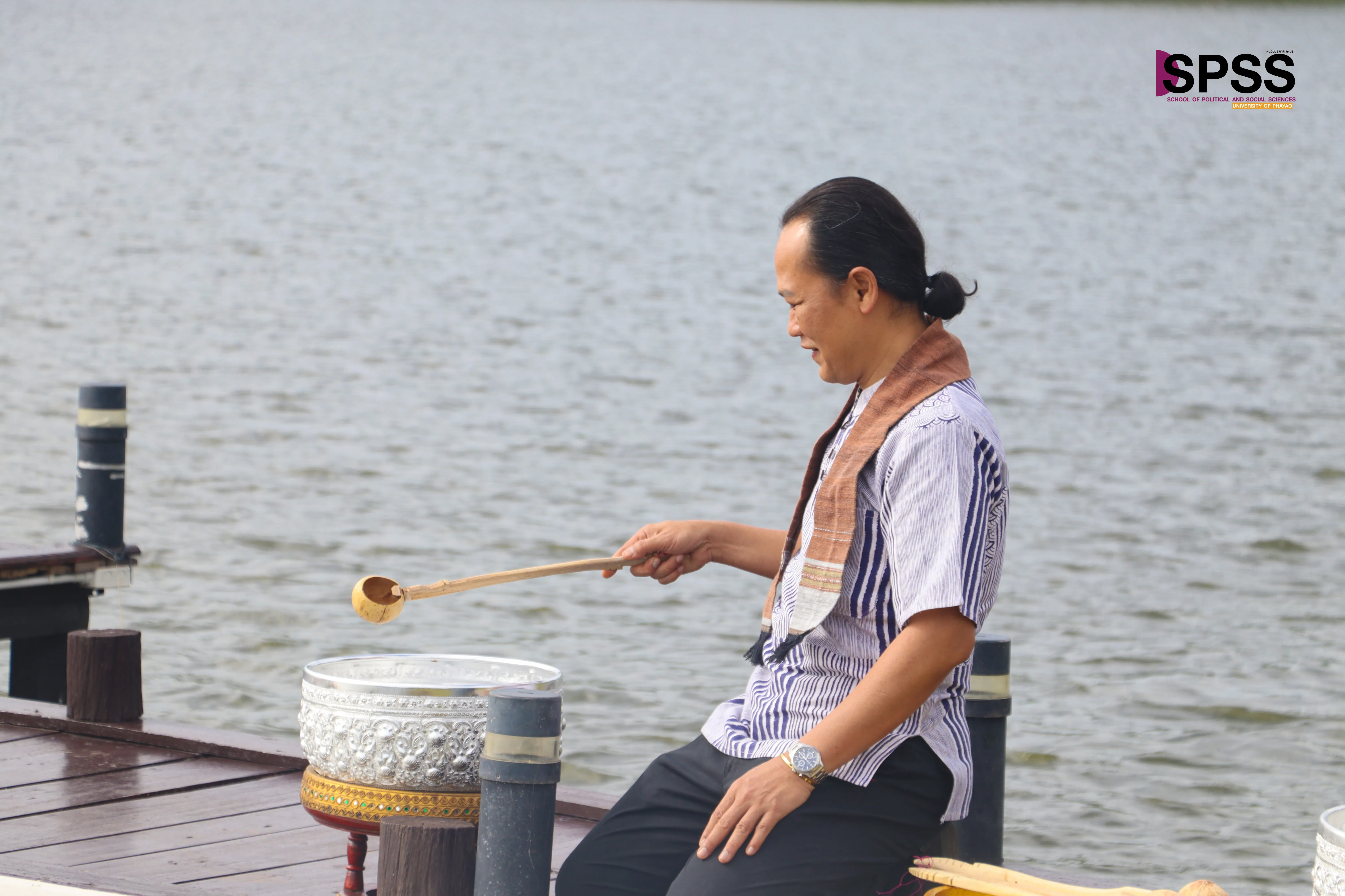 10 ปีแห่งศรัทธา จัดพิธีสักการะพระบรมสารีริกธาตุ พิธีตักน้ำและเจริญพระพุทธมนต์น้ำสรงพระธาตุจอมทอง