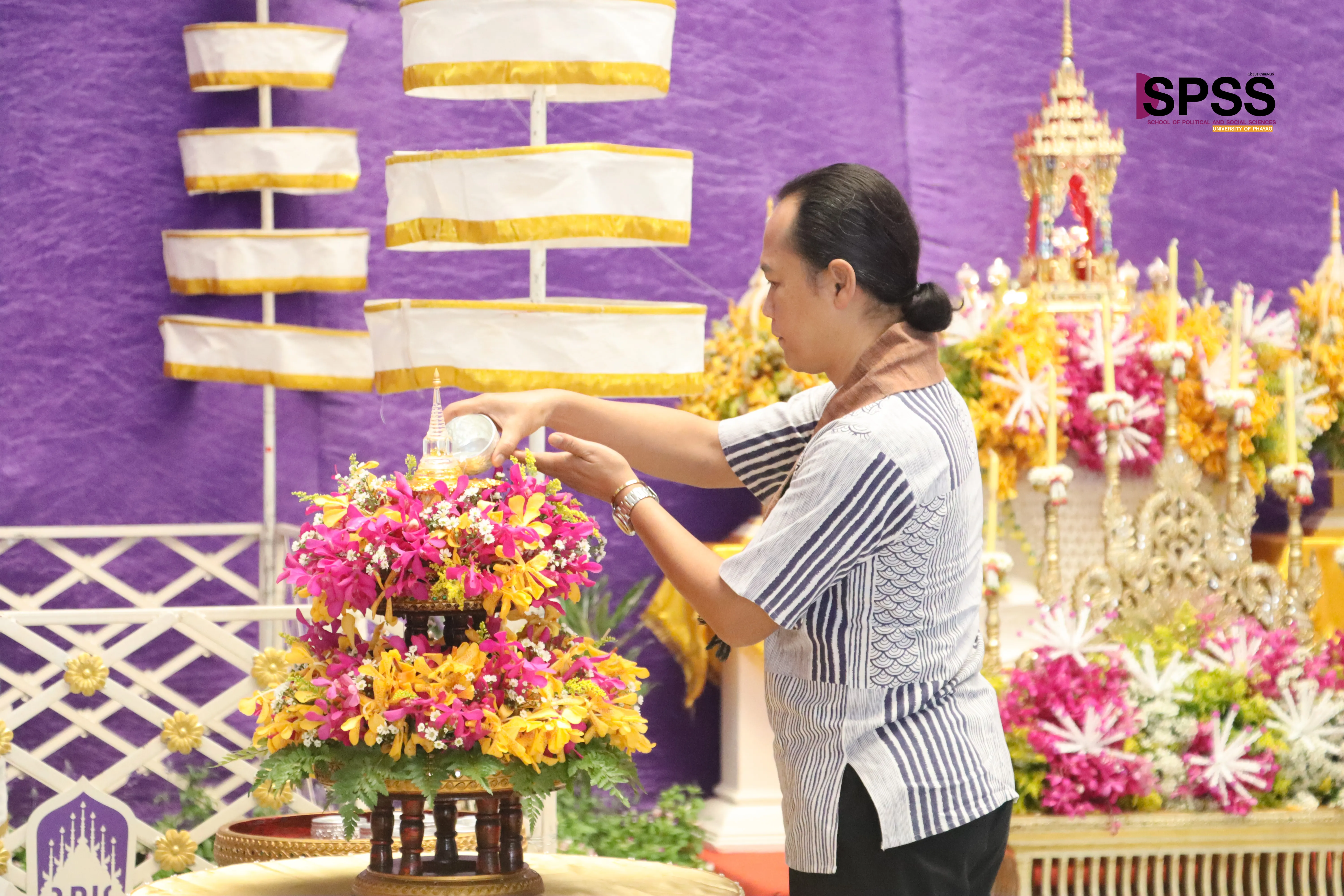 10 ปีแห่งศรัทธา จัดพิธีสักการะพระบรมสารีริกธาตุ พิธีตักน้ำและเจริญพระพุทธมนต์น้ำสรงพระธาตุจอมทอง