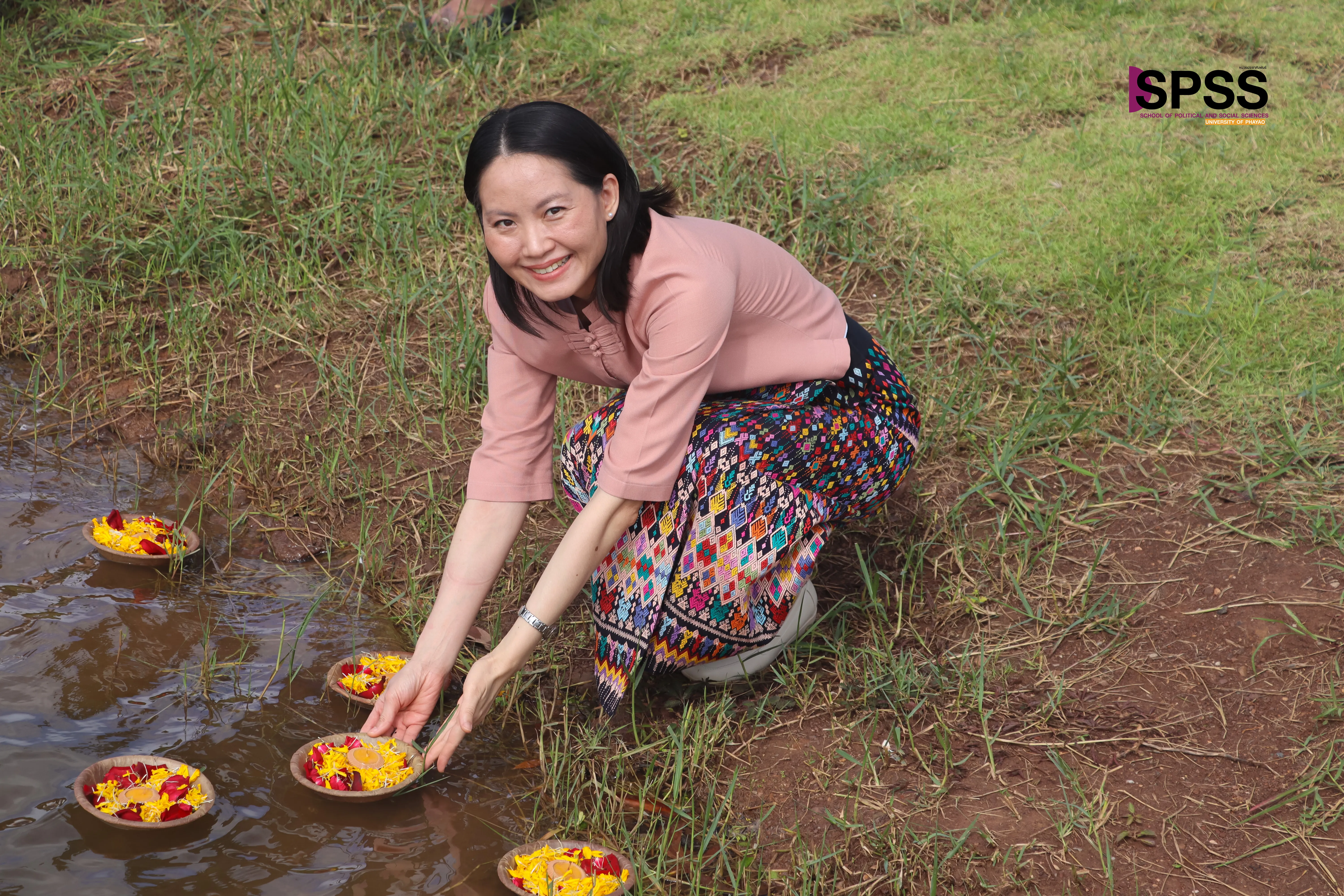 10 ปีแห่งศรัทธา จัดพิธีสักการะพระบรมสารีริกธาตุ พิธีตักน้ำและเจริญพระพุทธมนต์น้ำสรงพระธาตุจอมทอง