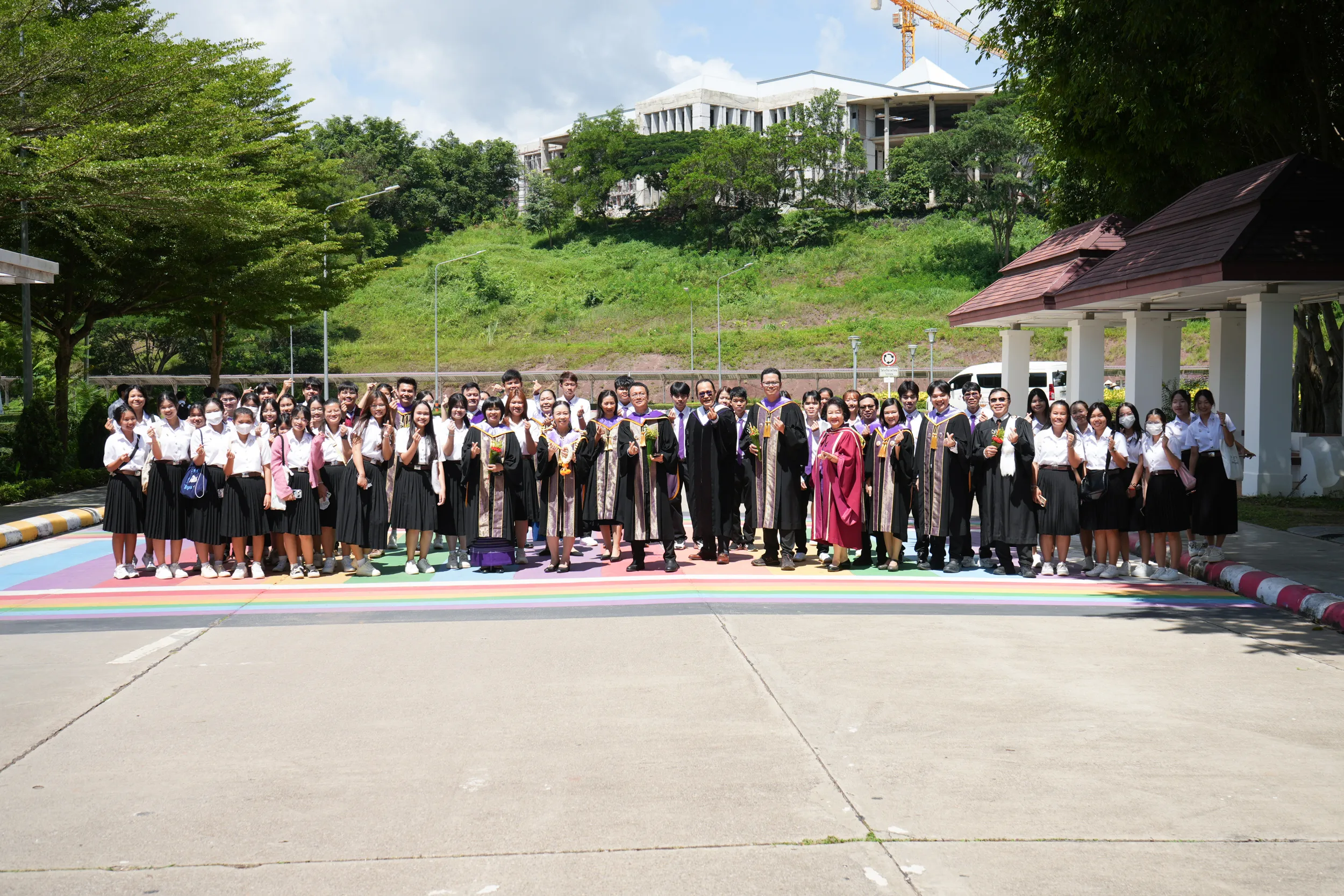 อาจารย์คณะรัฐศาสตร์และสังคมศาสตร์ ได้รับรางวัลอาจารย์มืออาชีพ มหาวิทยาลัยพะเยา UP-PSF ปี พ.ศ. 2568 ในพิธีไหว้ครูมหาวิทยาลัยพะเยา ประจำปีการศึกษา 2568