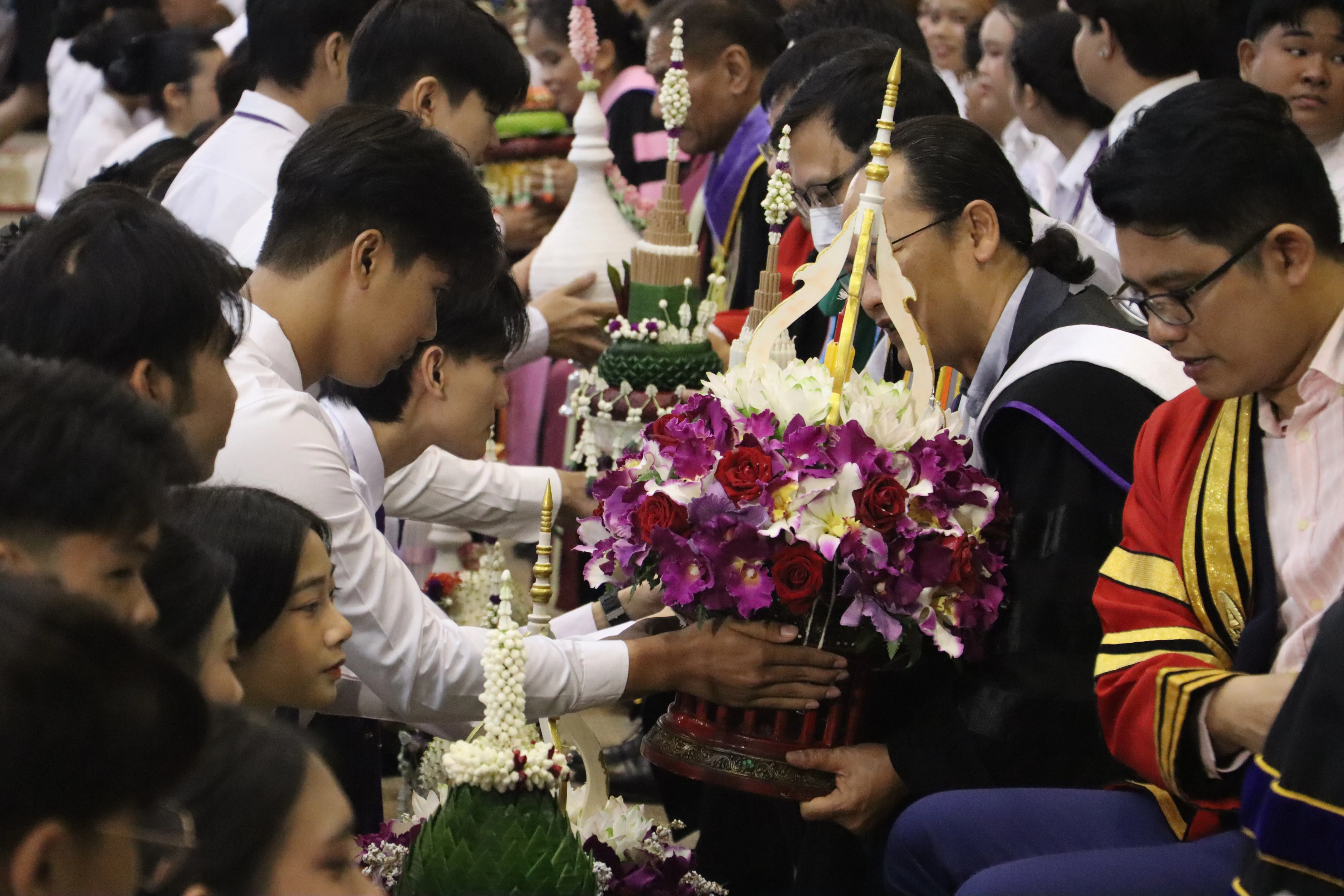 อาจารย์คณะรัฐศาสตร์และสังคมศาสตร์ ได้รับรางวัลอาจารย์มืออาชีพ มหาวิทยาลัยพะเยา UP-PSF ปี พ.ศ. 2568 ในพิธีไหว้ครูมหาวิทยาลัยพะเยา ประจำปีการศึกษา 2568