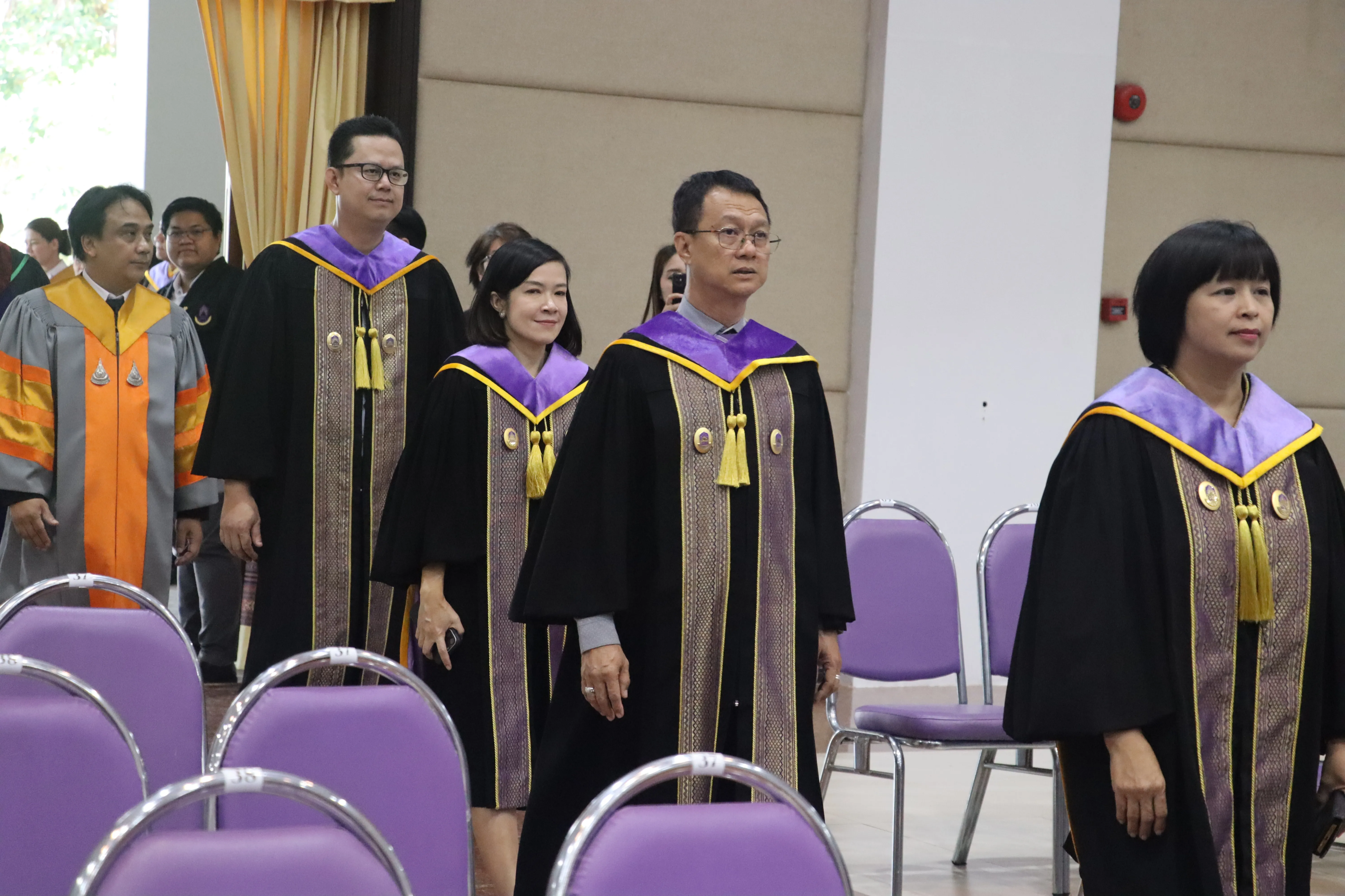 อาจารย์คณะรัฐศาสตร์และสังคมศาสตร์ ได้รับรางวัลอาจารย์มืออาชีพ มหาวิทยาลัยพะเยา UP-PSF ปี พ.ศ. 2568 ในพิธีไหว้ครูมหาวิทยาลัยพะเยา ประจำปีการศึกษา 2568