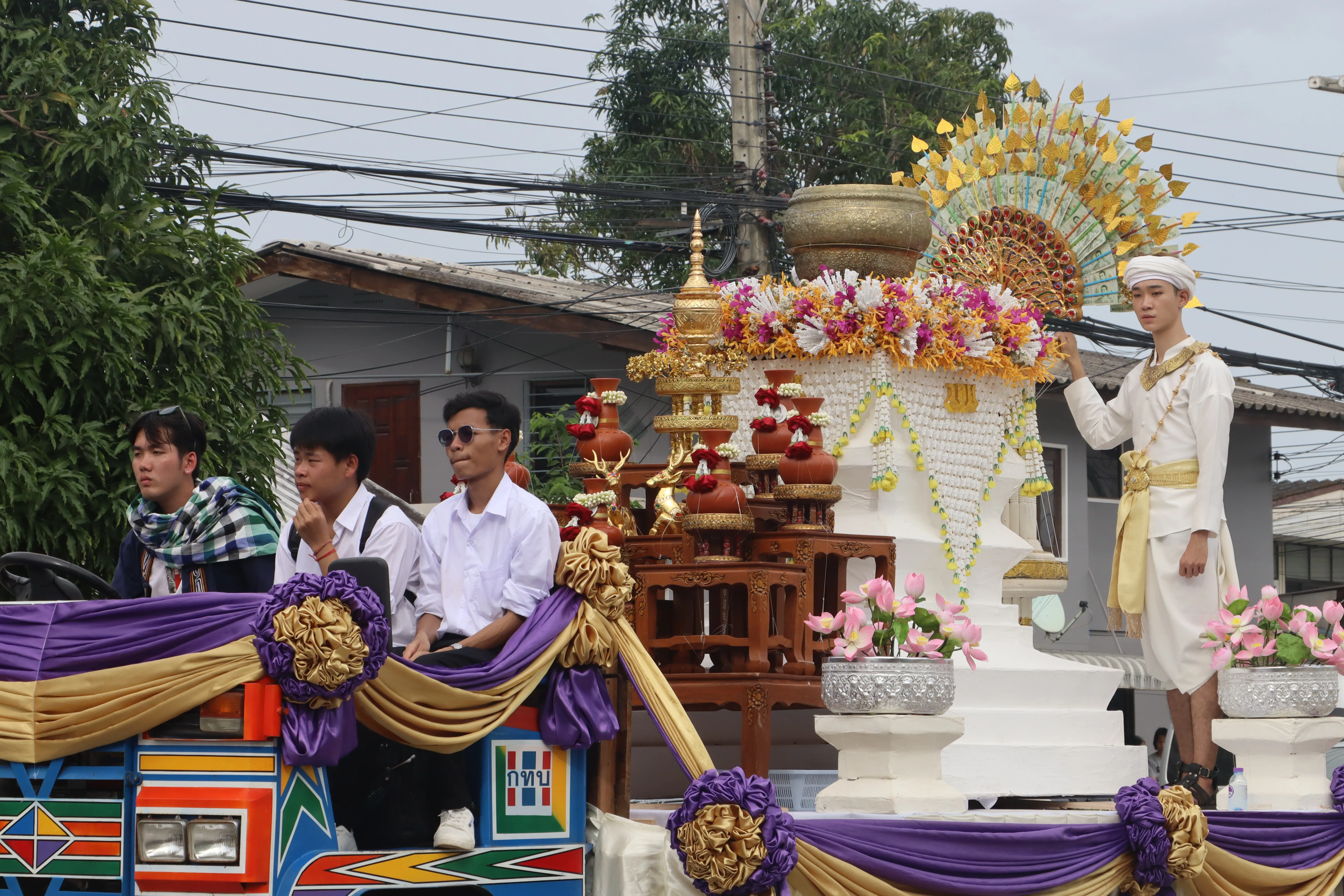 คณะรัฐศาสตร์และสังคมศาสตร์ มหาวิทยาลัยพะเยา ร่วมสืบสาน “ประเพณีแห่ผ้าห่มพระธาตุจอมทอง” ครั้งที่ 10