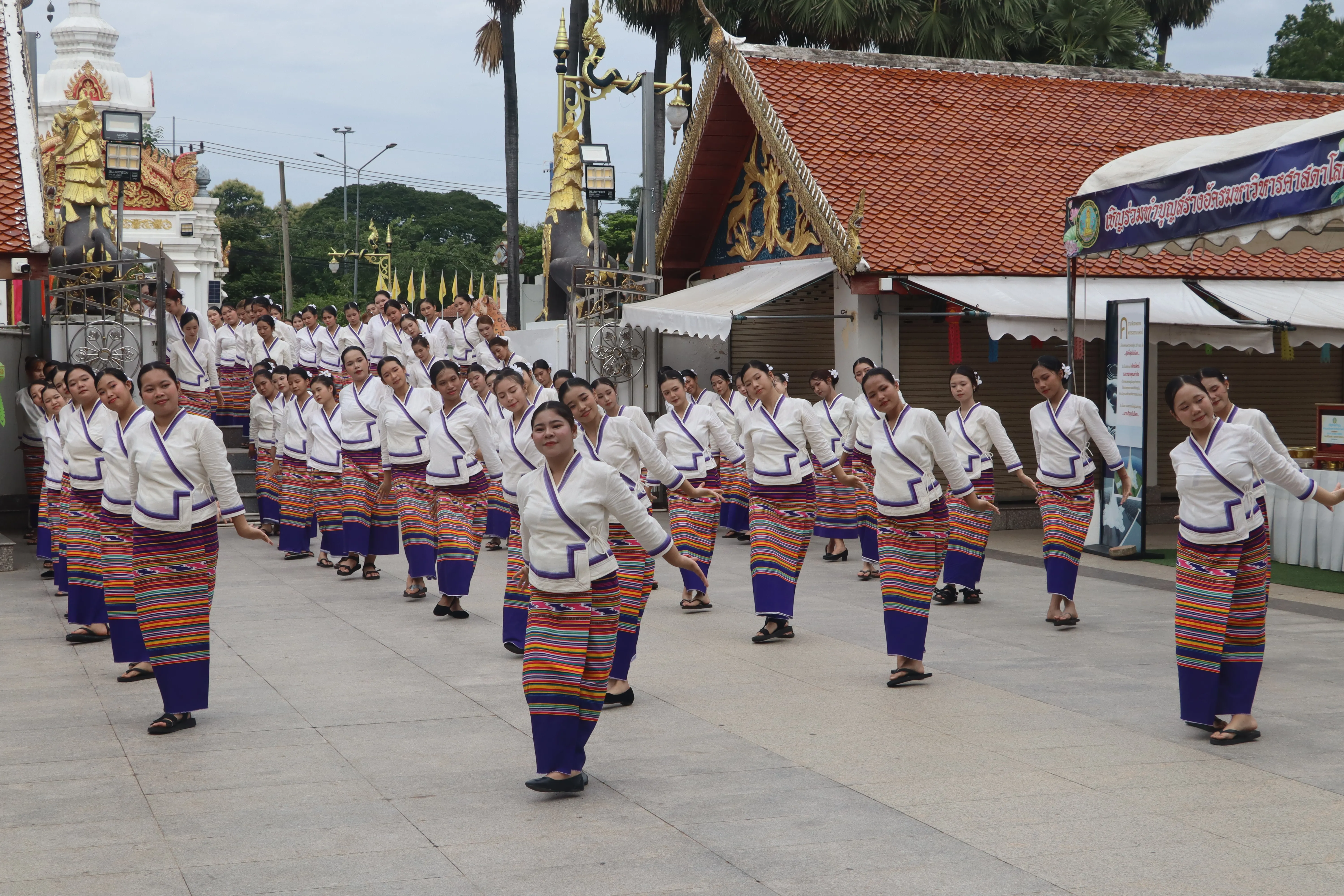 คณะรัฐศาสตร์และสังคมศาสตร์ มหาวิทยาลัยพะเยา ร่วมสืบสาน “ประเพณีแห่ผ้าห่มพระธาตุจอมทอง” ครั้งที่ 10