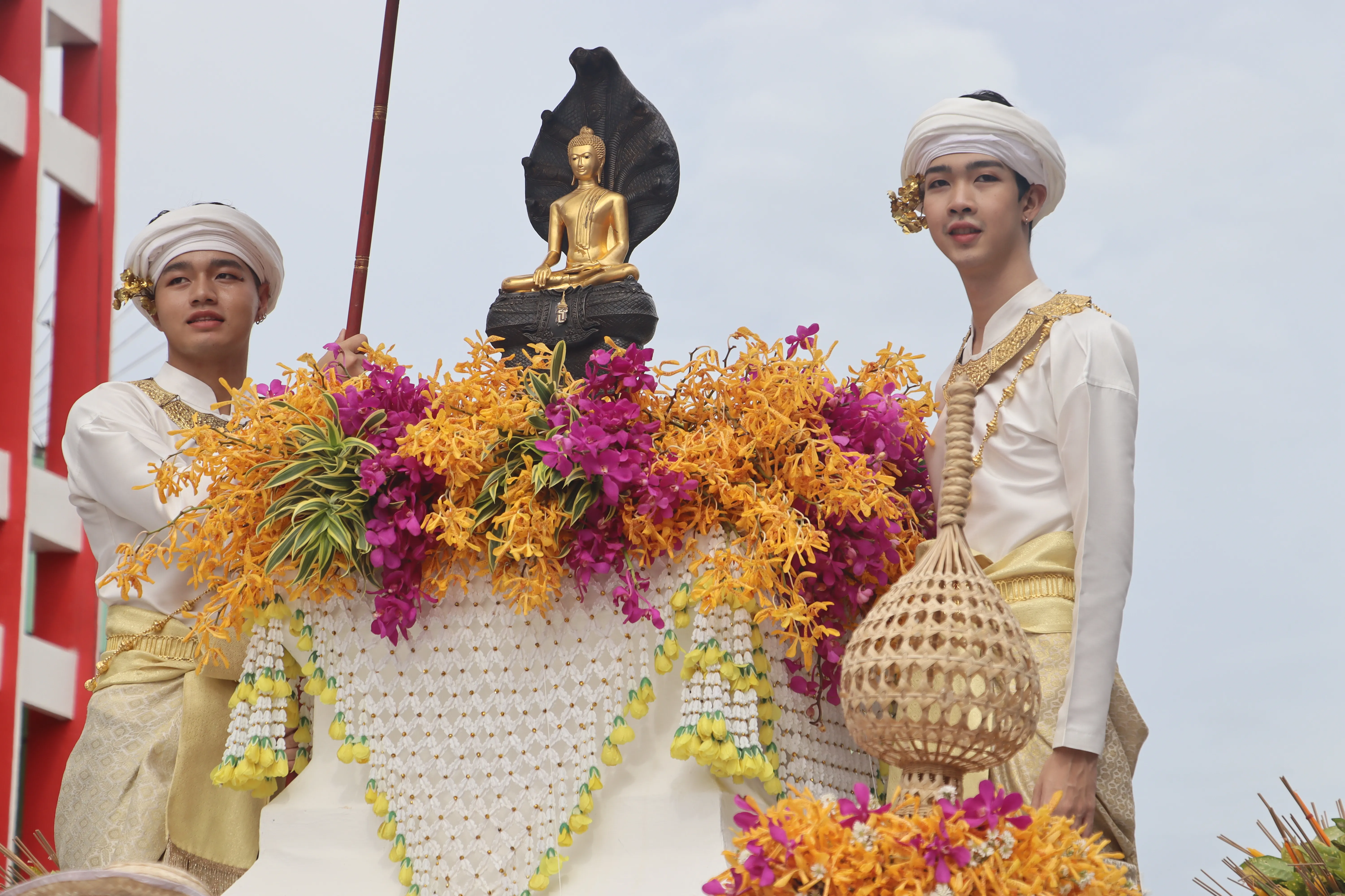 คณะรัฐศาสตร์และสังคมศาสตร์ มหาวิทยาลัยพะเยา ร่วมสืบสาน “ประเพณีแห่ผ้าห่มพระธาตุจอมทอง” ครั้งที่ 10