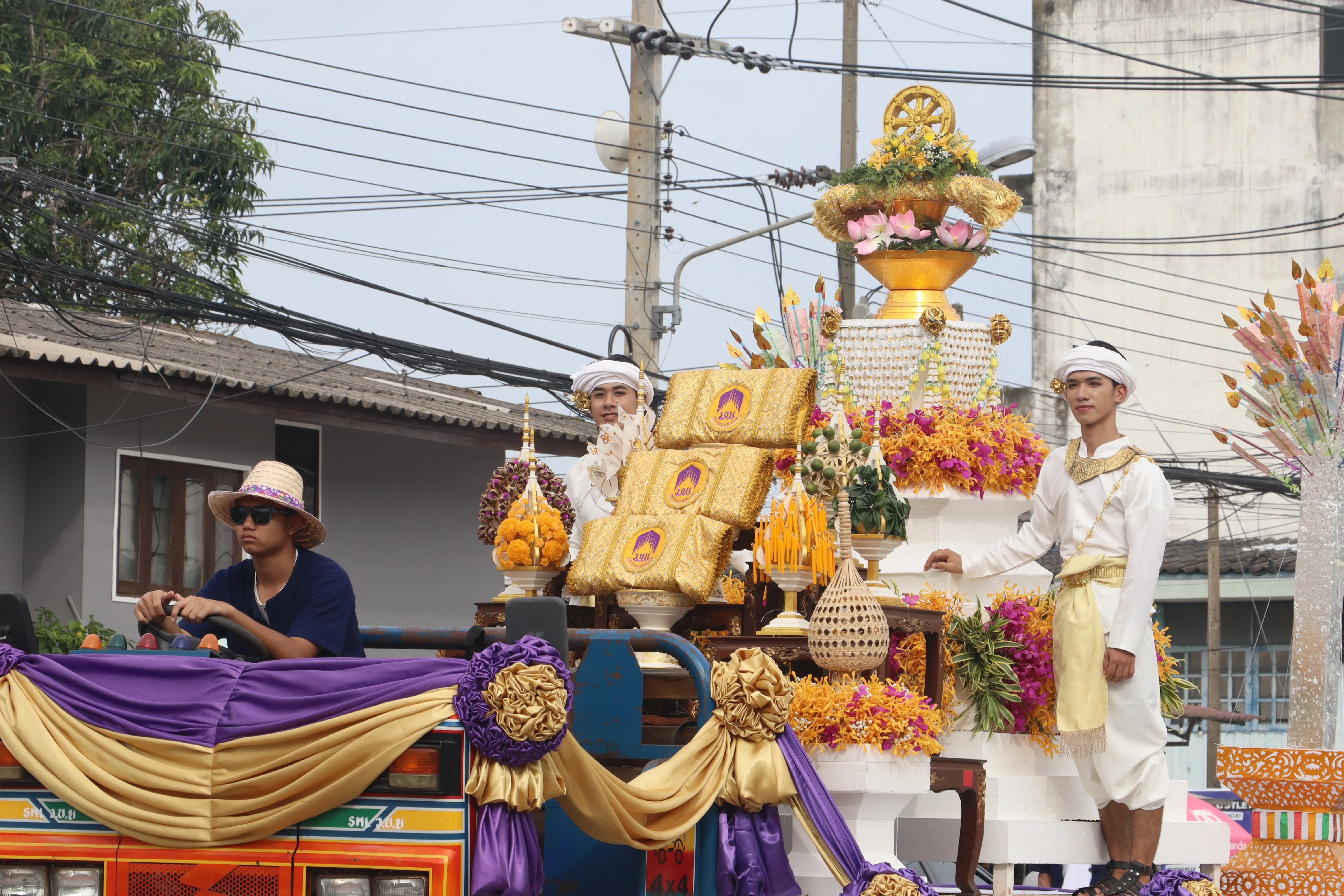 คณะรัฐศาสตร์และสังคมศาสตร์ มหาวิทยาลัยพะเยา ร่วมสืบสาน “ประเพณีแห่ผ้าห่มพระธาตุจอมทอง” ครั้งที่ 10