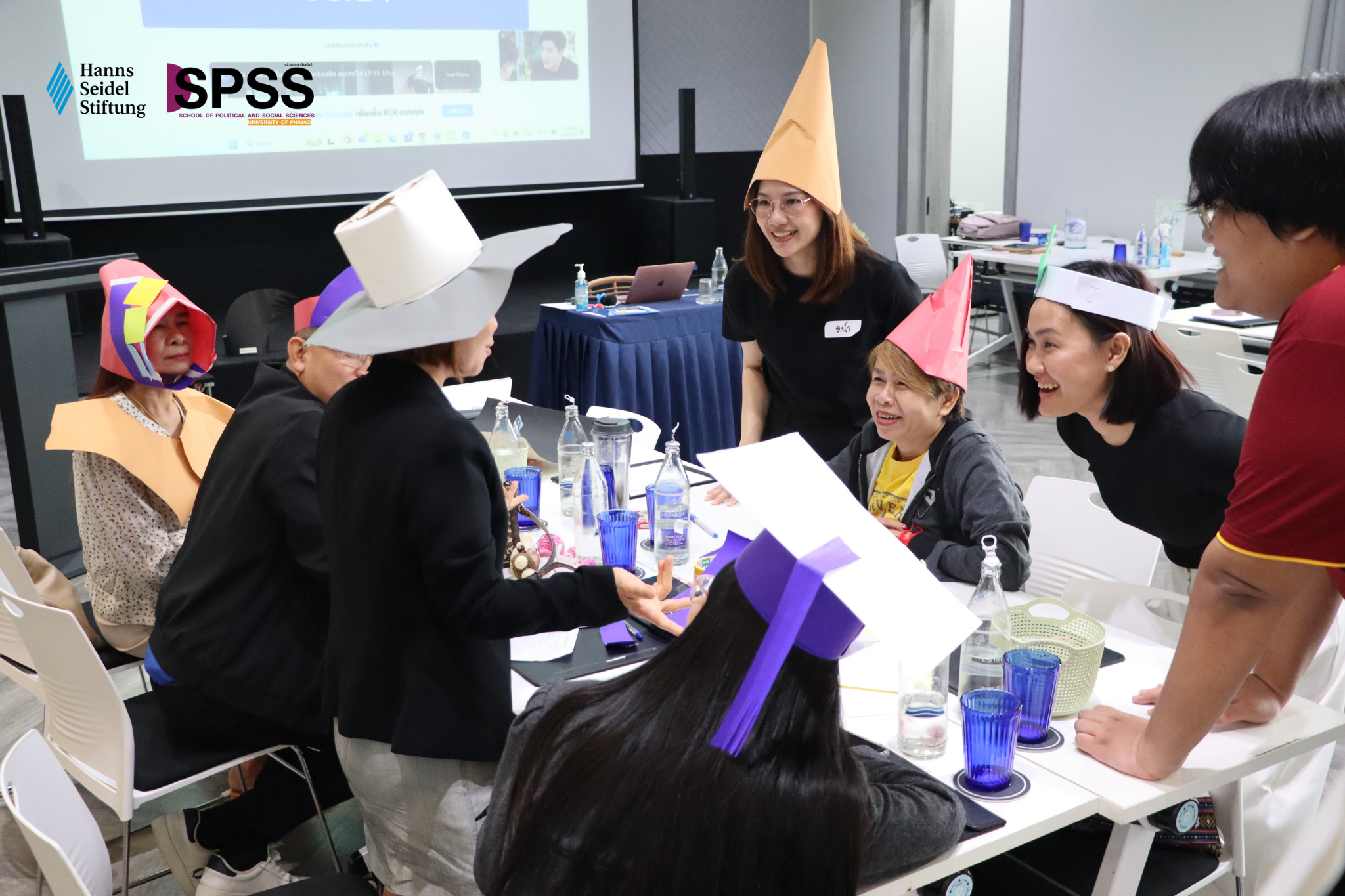 คณะรัฐศาสตร์และสังคมศาสตร์ ม.พะเยา ร่วมมือมูลนิธิฮันส์ไซเดล จัดอบรมผู้นำท้องถิ่น เสริมพลังสู่ การปกครองที่เท่าเทียมทางเพศ คณะรัฐศาสตร์และสังคมศาสตร์