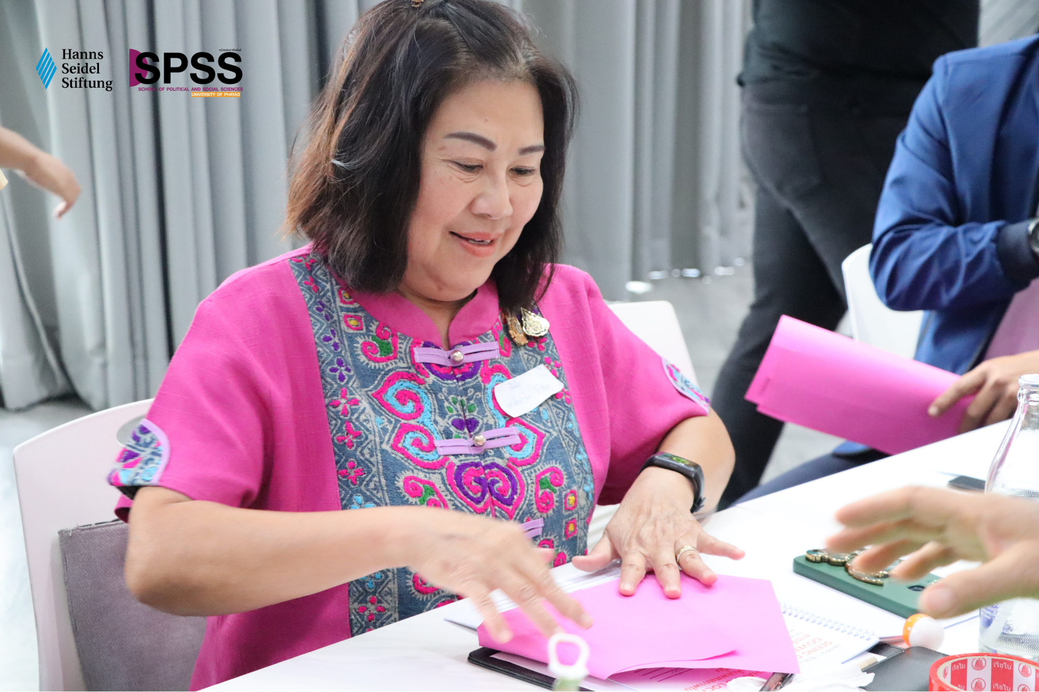 คณะรัฐศาสตร์และสังคมศาสตร์ ม.พะเยา ร่วมมือมูลนิธิฮันส์ไซเดล จัดอบรมผู้นำท้องถิ่น เสริมพลังสู่ การปกครองที่เท่าเทียมทางเพศ คณะรัฐศาสตร์และสังคมศาสตร์