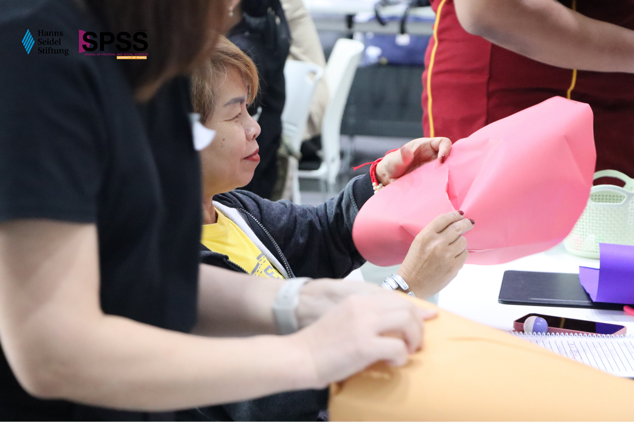 คณะรัฐศาสตร์และสังคมศาสตร์ ม.พะเยา ร่วมมือมูลนิธิฮันส์ไซเดล จัดอบรมผู้นำท้องถิ่น เสริมพลังสู่ การปกครองที่เท่าเทียมทางเพศ คณะรัฐศาสตร์และสังคมศาสตร์