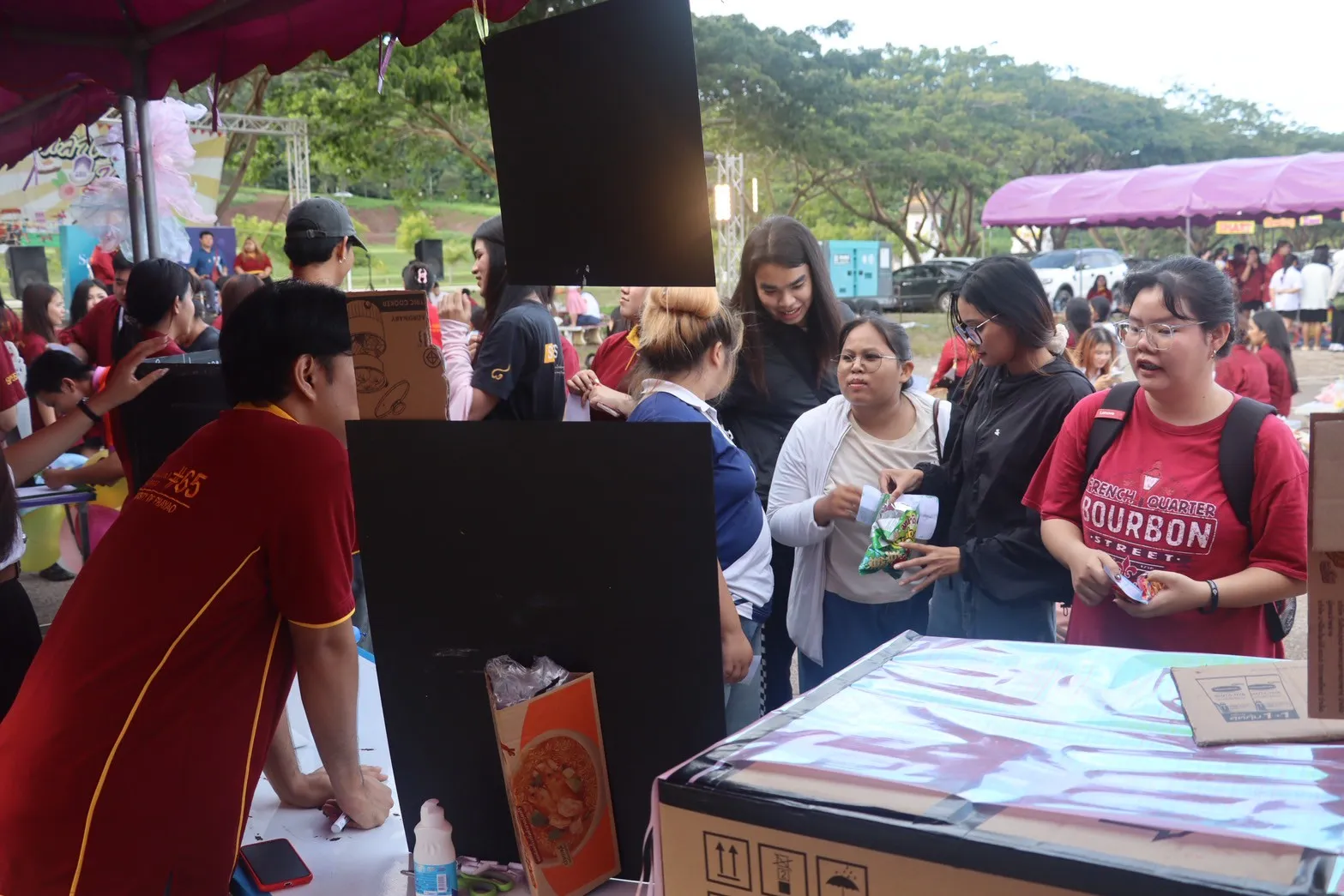 นิสิตรัฐศาสตร์ ม.พะเยา ขับเคลื่อนนวัตกรรมท้องถิ่นผ่านเวที Next-Gen Phayao