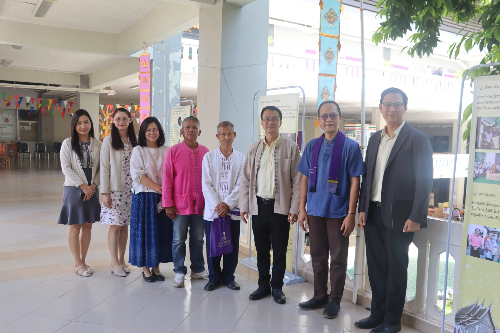 คณะรัฐศาสตร์และสังคมศาสตร์ มหาวิทยาลัยพะเยา จัดกิจกรรม “เสวนาและนิทรรศการประเพณีตักบาตรเทโวโรหณะ และประเพณีตานต้อด” ประจำปี 2568 เพื่อสืบสานวัฒนธรรมท้องถิ่น เชื่อมโยงปัญญากับชุมชนสู่ความยั่งยืน