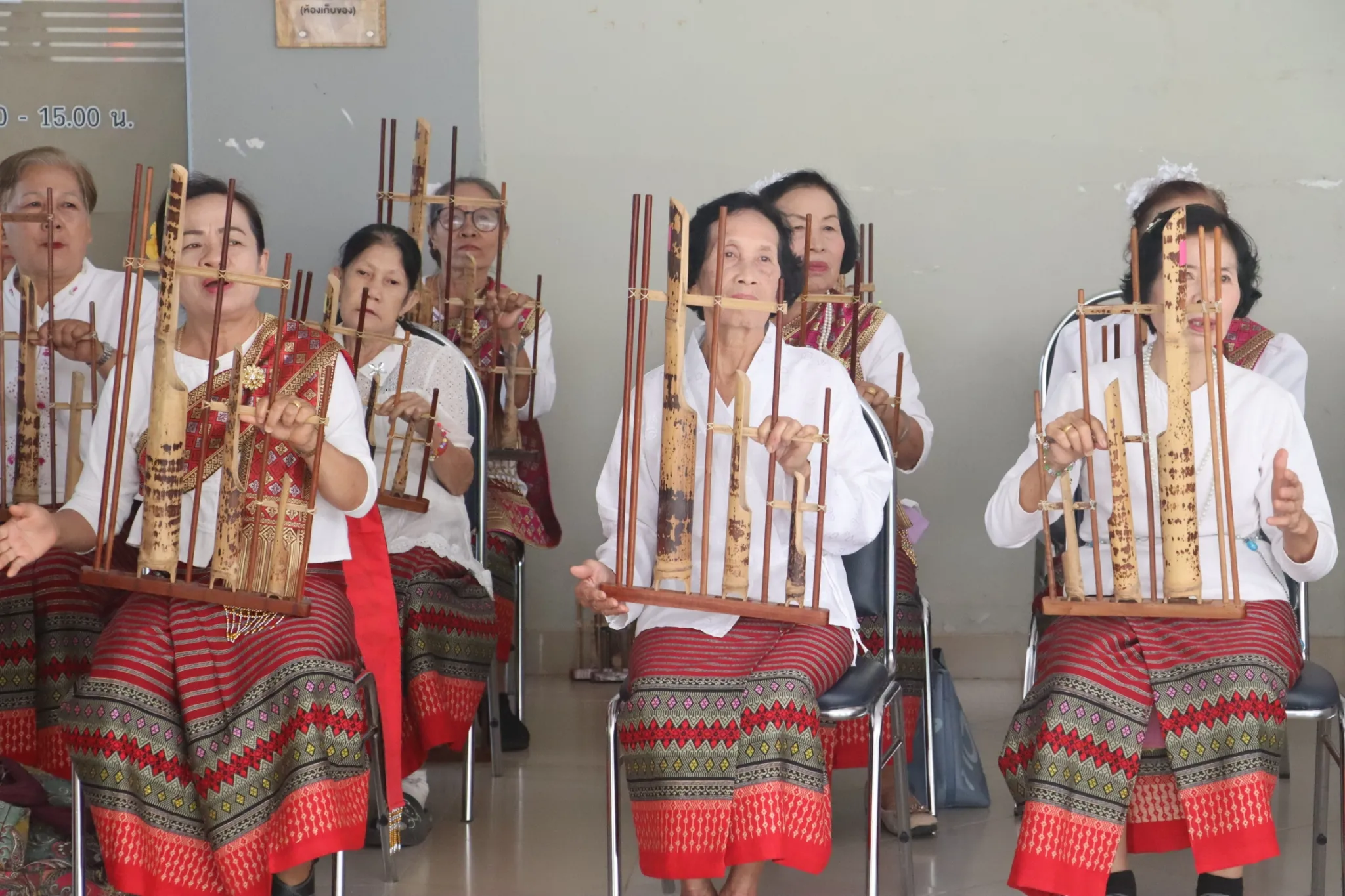 คณะรัฐศาสตร์และสังคมศาสตร์ มหาวิทยาลัยพะเยา จัดกิจกรรม “เสวนาและนิทรรศการประเพณีตักบาตรเทโวโรหณะ และประเพณีตานต้อด” ประจำปี 2568 เพื่อสืบสานวัฒนธรรมท้องถิ่น เชื่อมโยงปัญญากับชุมชนสู่ความยั่งยืน