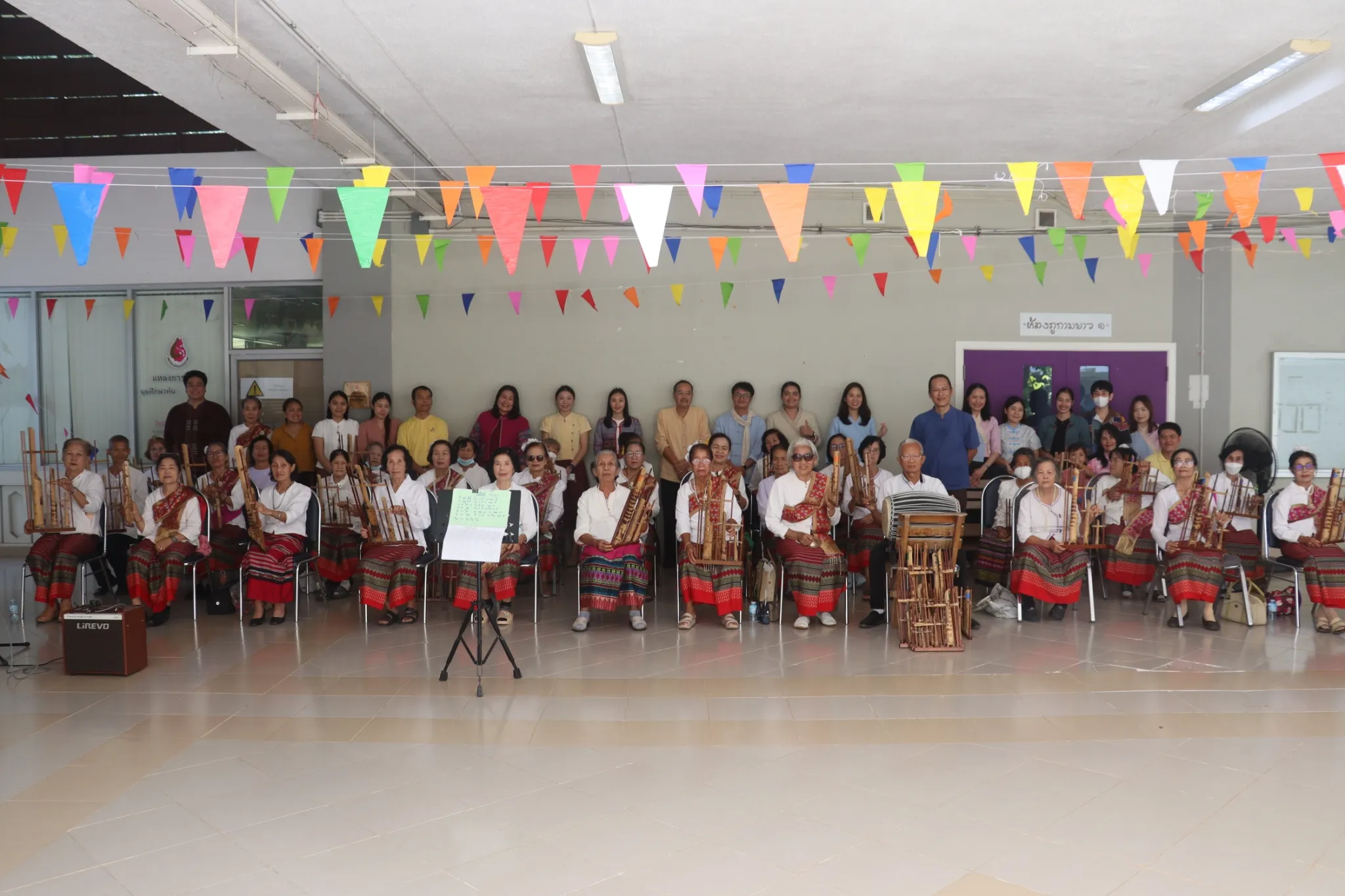 คณะรัฐศาสตร์และสังคมศาสตร์ มหาวิทยาลัยพะเยา จัดกิจกรรม “เสวนาและนิทรรศการประเพณีตักบาตรเทโวโรหณะ และประเพณีตานต้อด” ประจำปี 2568 เพื่อสืบสานวัฒนธรรมท้องถิ่น เชื่อมโยงปัญญากับชุมชนสู่ความยั่งยืน