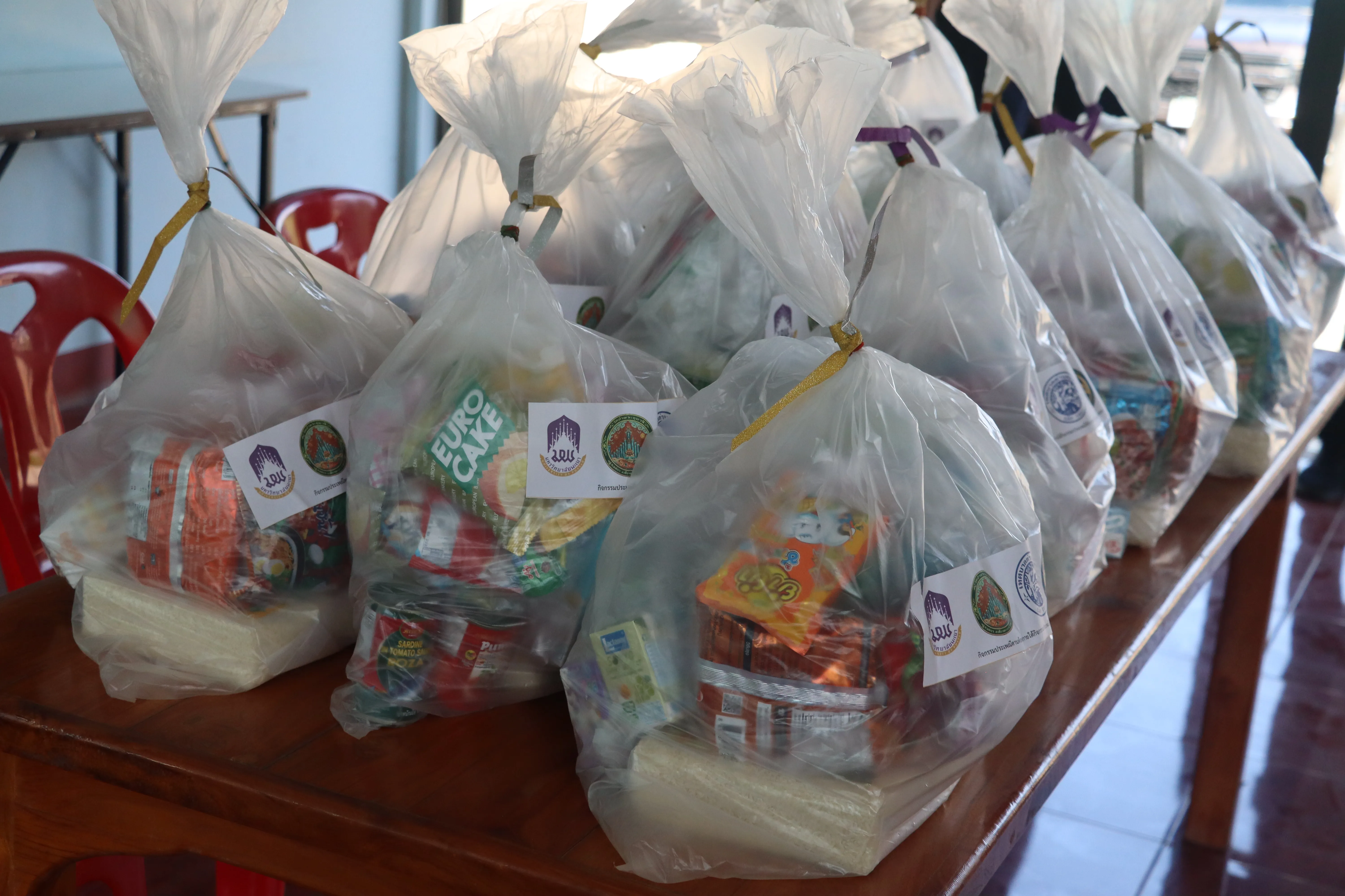 คณะรัฐศาสตร์และสังคมศาสตร์ ม.พะเยา ร่วมสืบสาน "ประเพณีตานต้อด" ประจำปี 2568 พร้อมส่งมอบความช่วยเหลือแก่ชุมชน