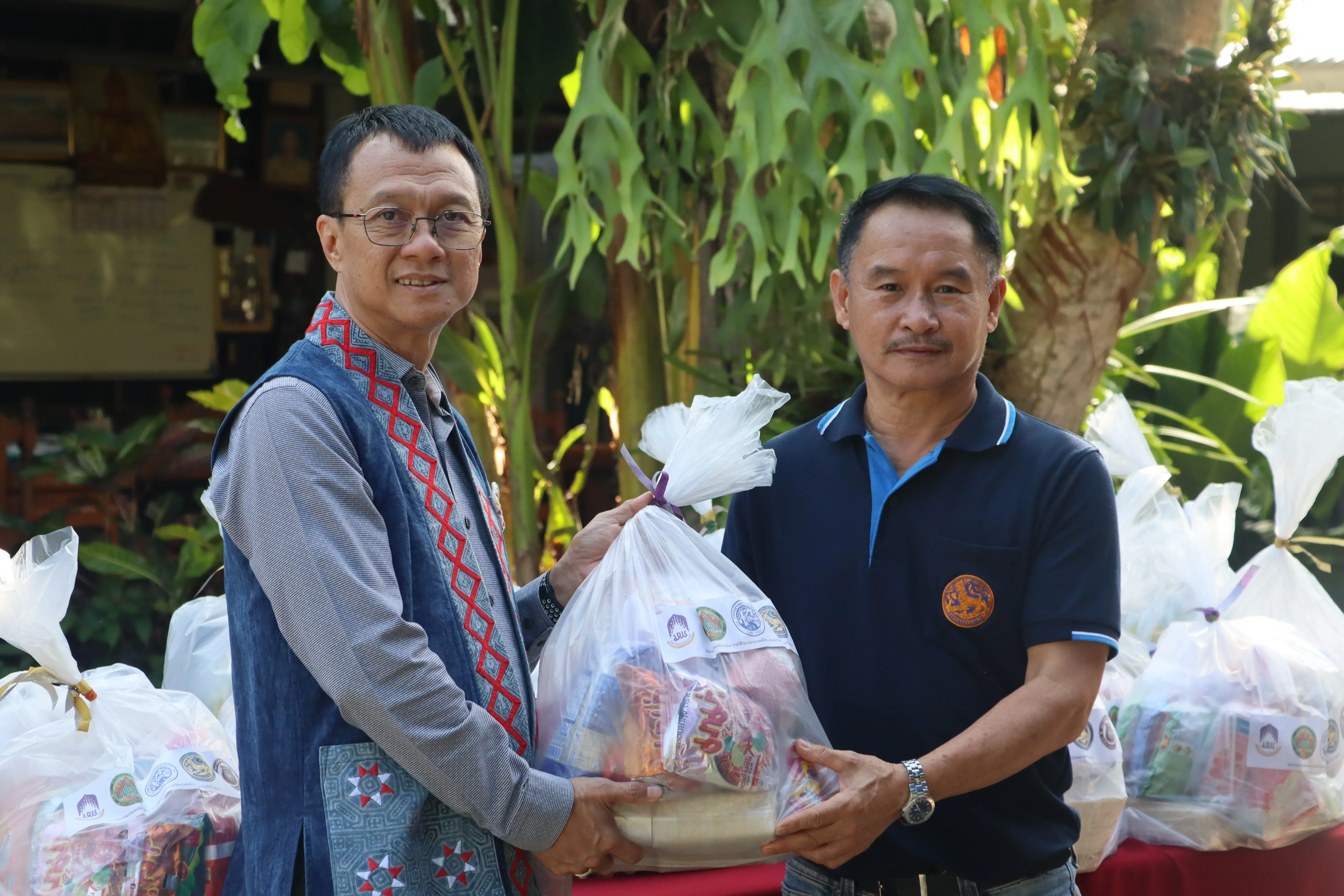คณะรัฐศาสตร์และสังคมศาสตร์ ม.พะเยา ร่วมสืบสาน "ประเพณีตานต้อด" ประจำปี 2568 พร้อมส่งมอบความช่วยเหลือแก่ชุมชน