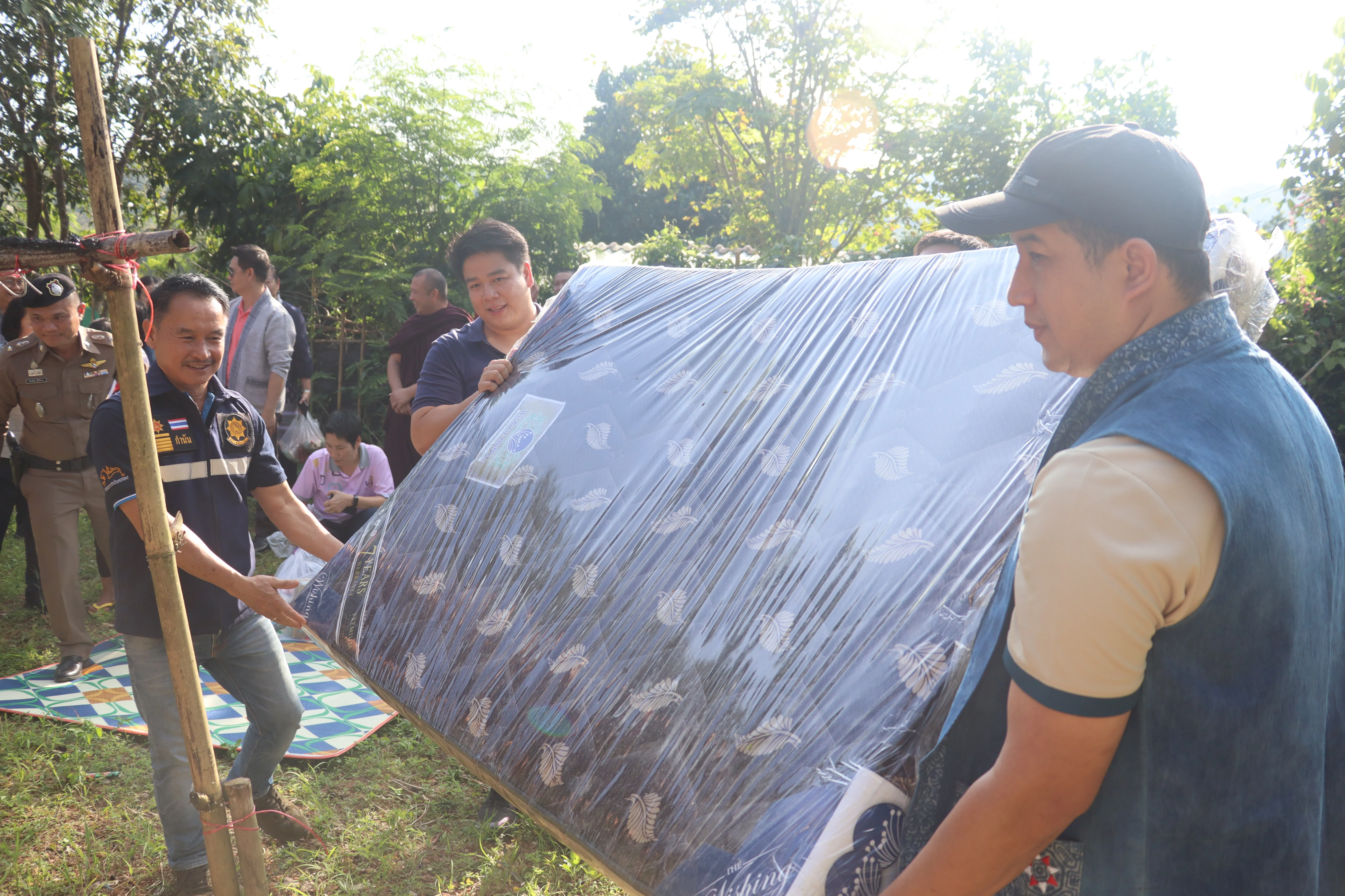 คณะรัฐศาสตร์และสังคมศาสตร์ ม.พะเยา ร่วมสืบสาน "ประเพณีตานต้อด" ประจำปี 2568 พร้อมส่งมอบความช่วยเหลือแก่ชุมชน