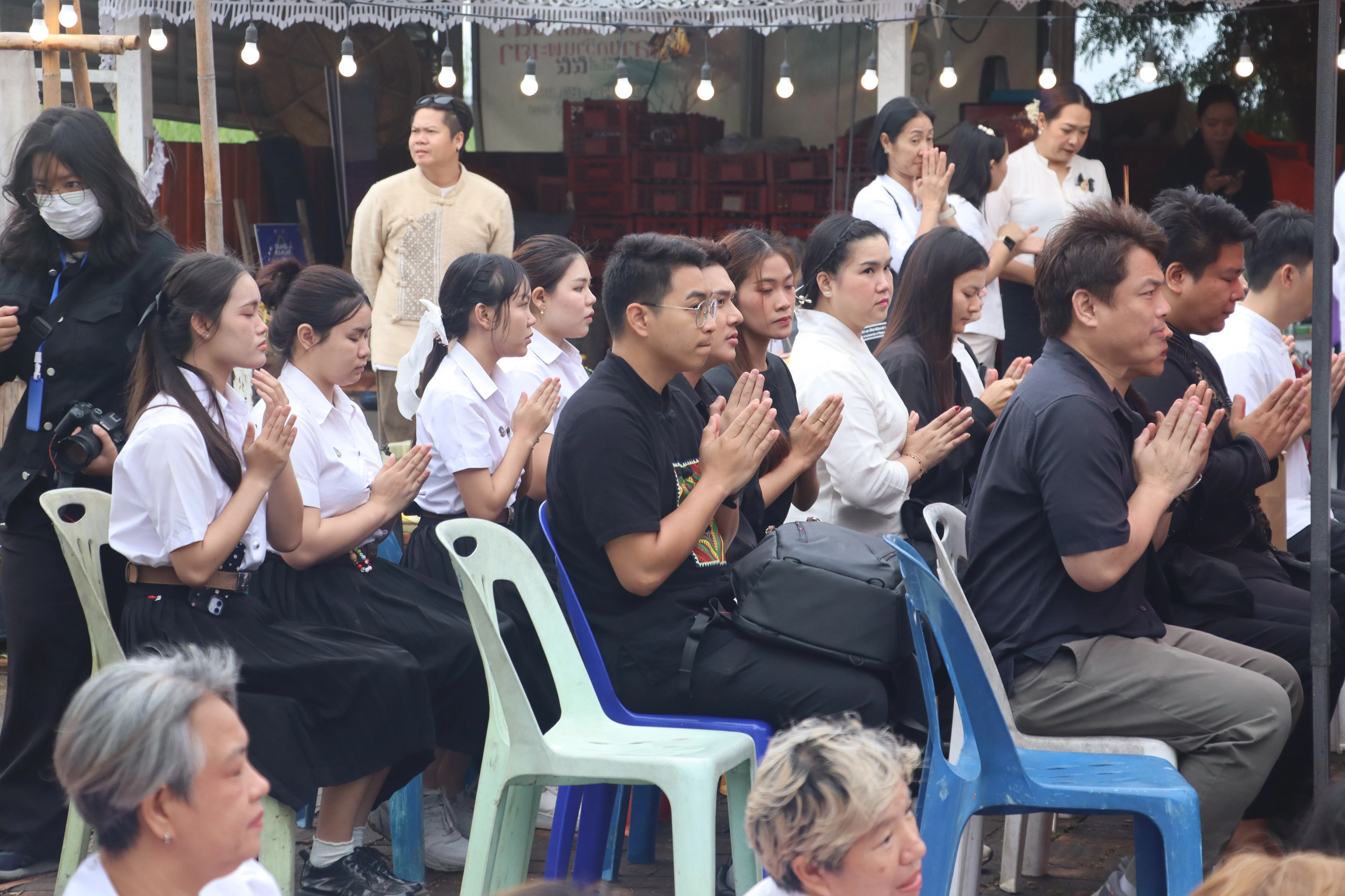 คณะรัฐศาสตร์และสังคมศาสตร์ มหาวิทยาลัยพะเยา ร่วมกิจกรรม “โมเมนต์แห่งความทรงจำ 15 ค่ำ เดือน 12” สืบสานประเพณีล้านนาและถวายเป็นพระราชกุศล