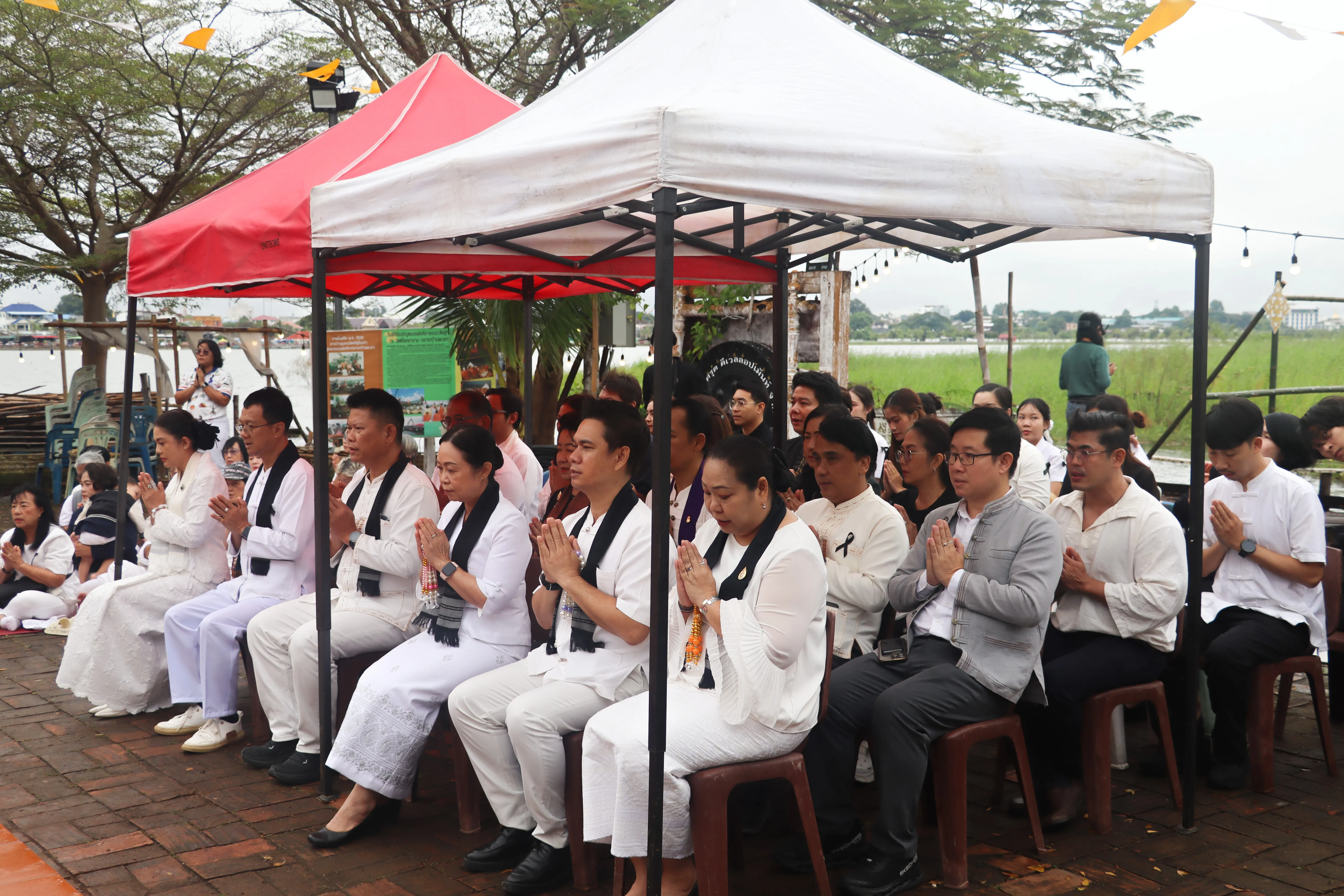 คณะรัฐศาสตร์และสังคมศาสตร์ มหาวิทยาลัยพะเยา ร่วมกิจกรรม “โมเมนต์แห่งความทรงจำ 15 ค่ำ เดือน 12” สืบสานประเพณีล้านนาและถวายเป็นพระราชกุศล