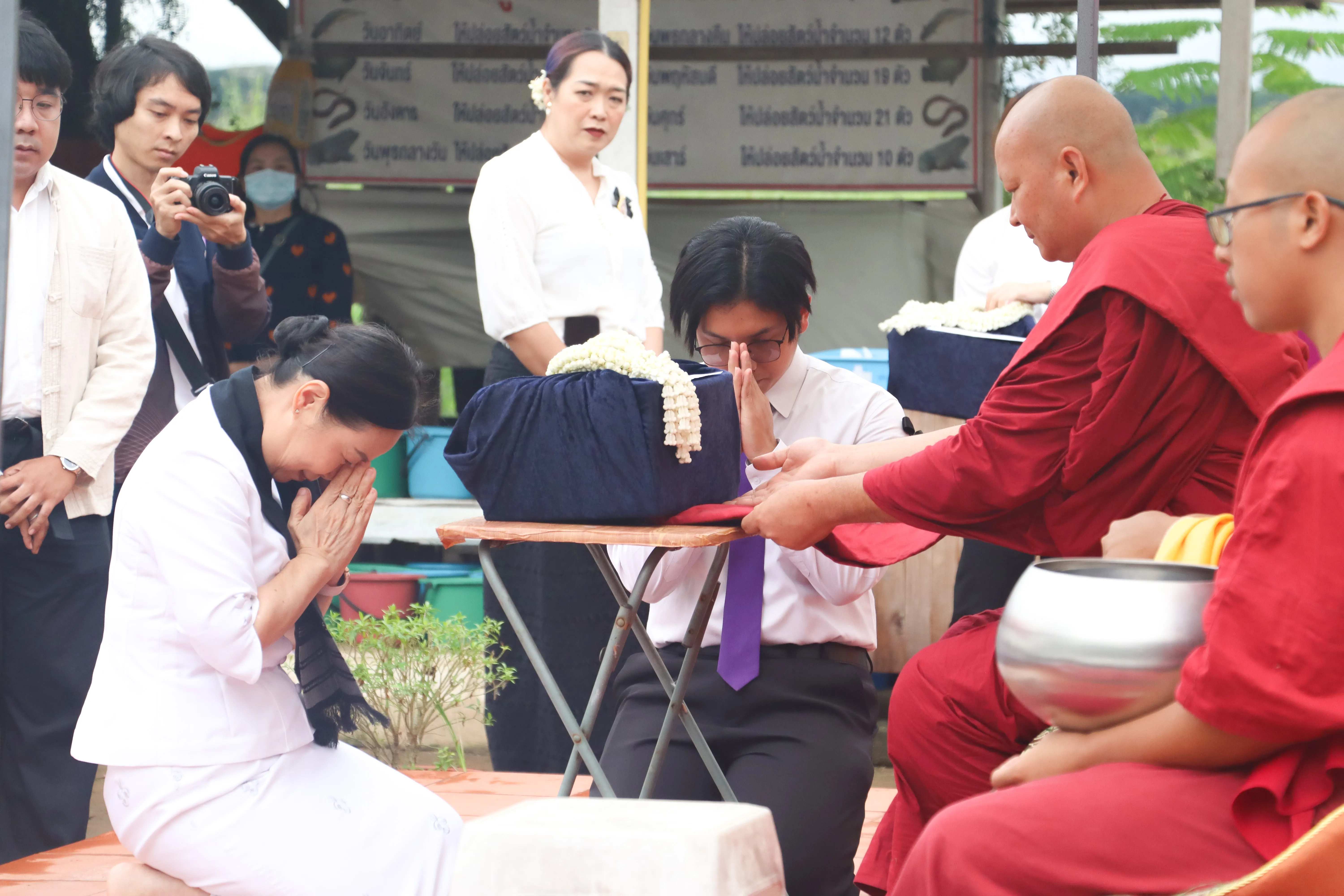 คณะรัฐศาสตร์และสังคมศาสตร์ มหาวิทยาลัยพะเยา ร่วมกิจกรรม “โมเมนต์แห่งความทรงจำ 15 ค่ำ เดือน 12” สืบสานประเพณีล้านนาและถวายเป็นพระราชกุศล